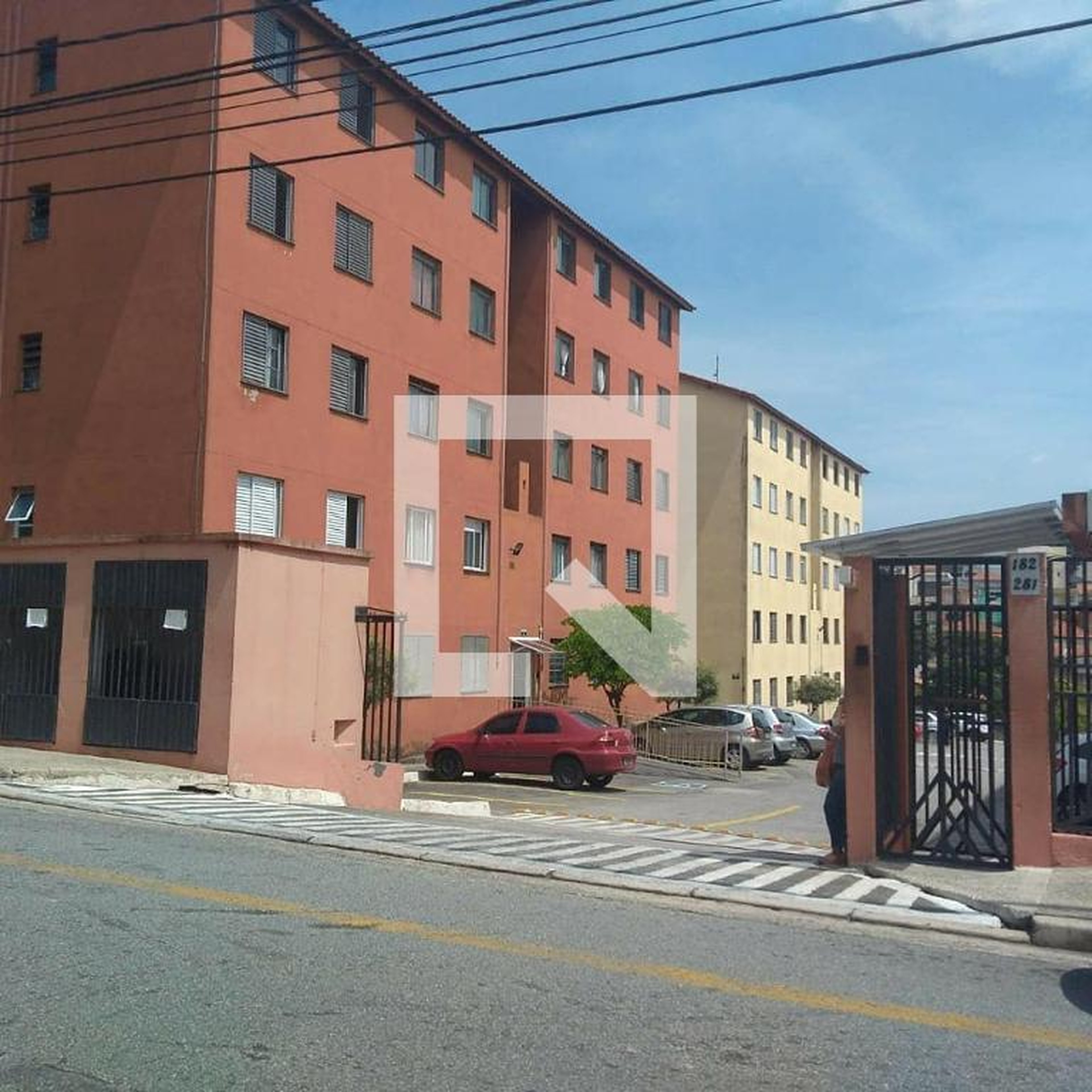 Fachada Condomínio em Rua Campo Santo, 281
