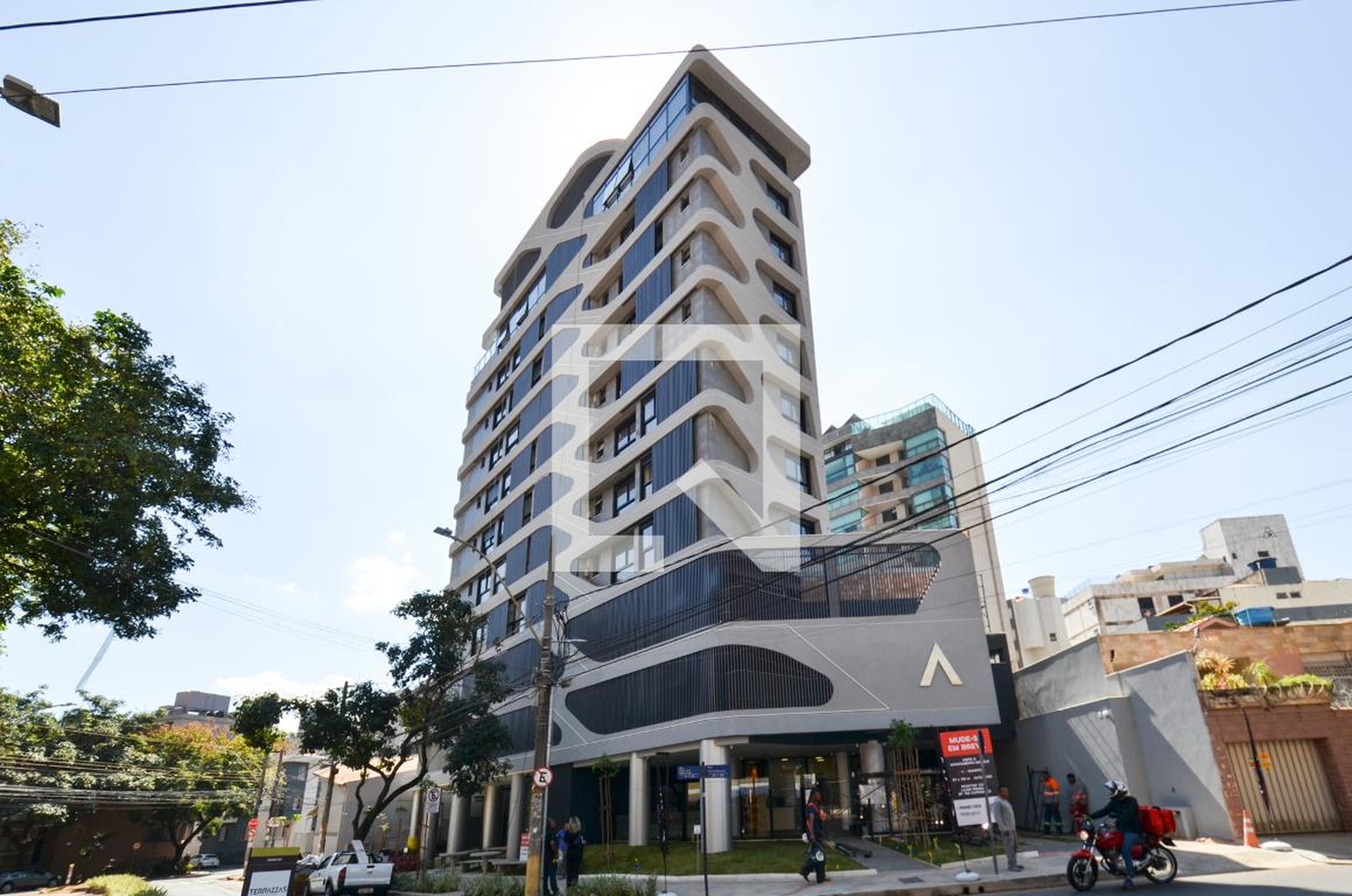 Fachada Condomínio em Rua Francisco Deslandes, 41