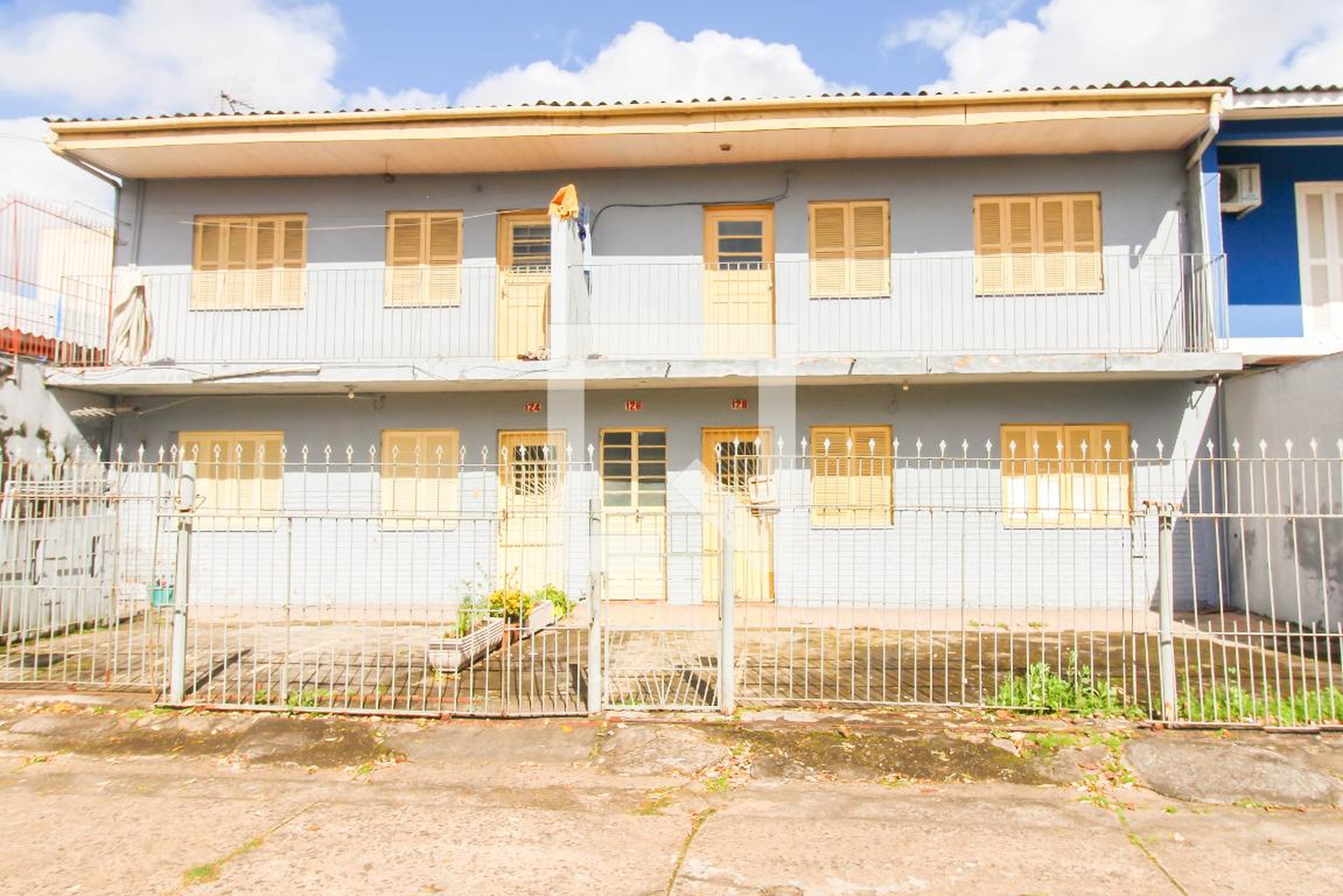 Fachada Condomínio em Rua Mato Grosso, 128