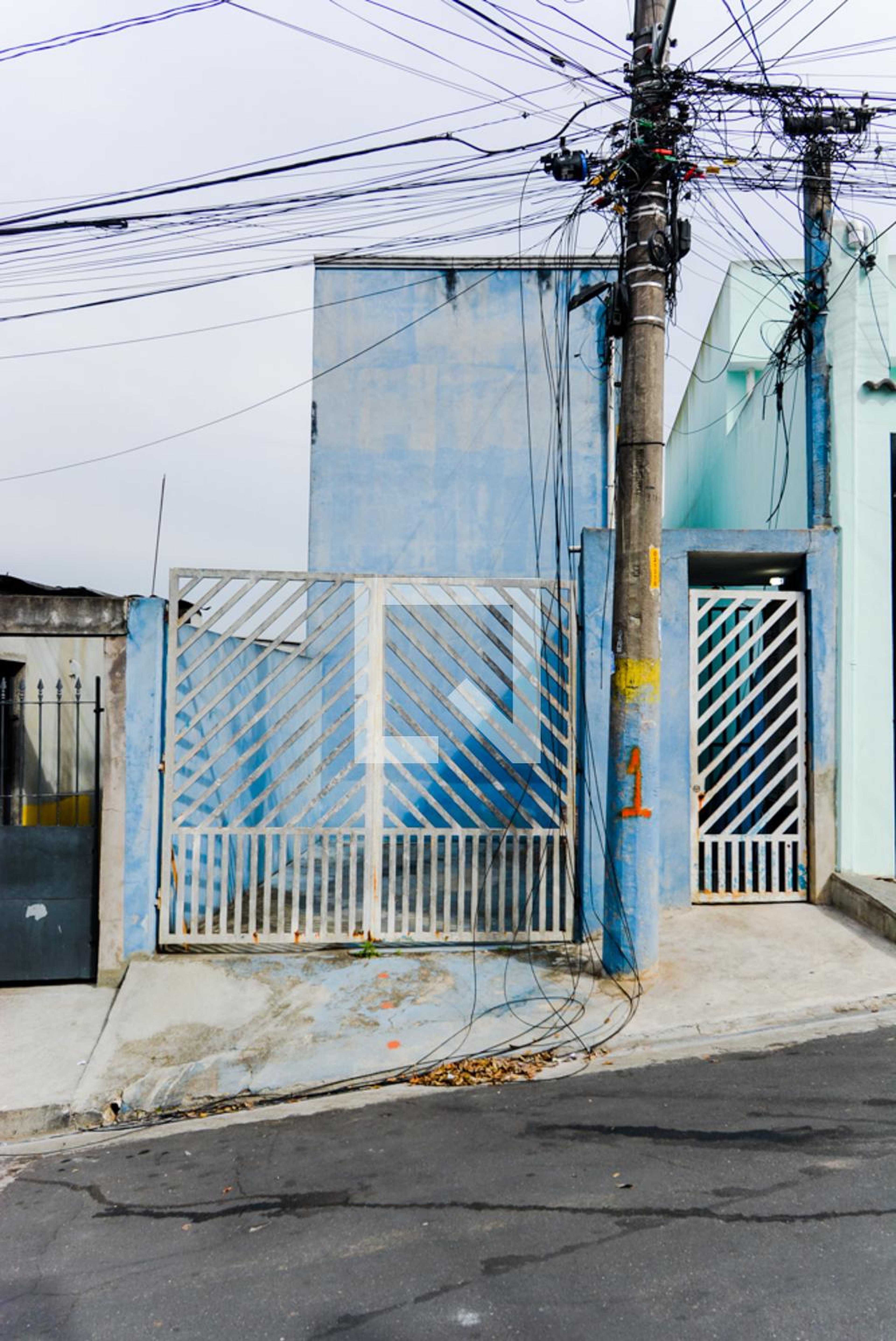 Fachada do Prédio Condomínio em Rua Caçulé, 102