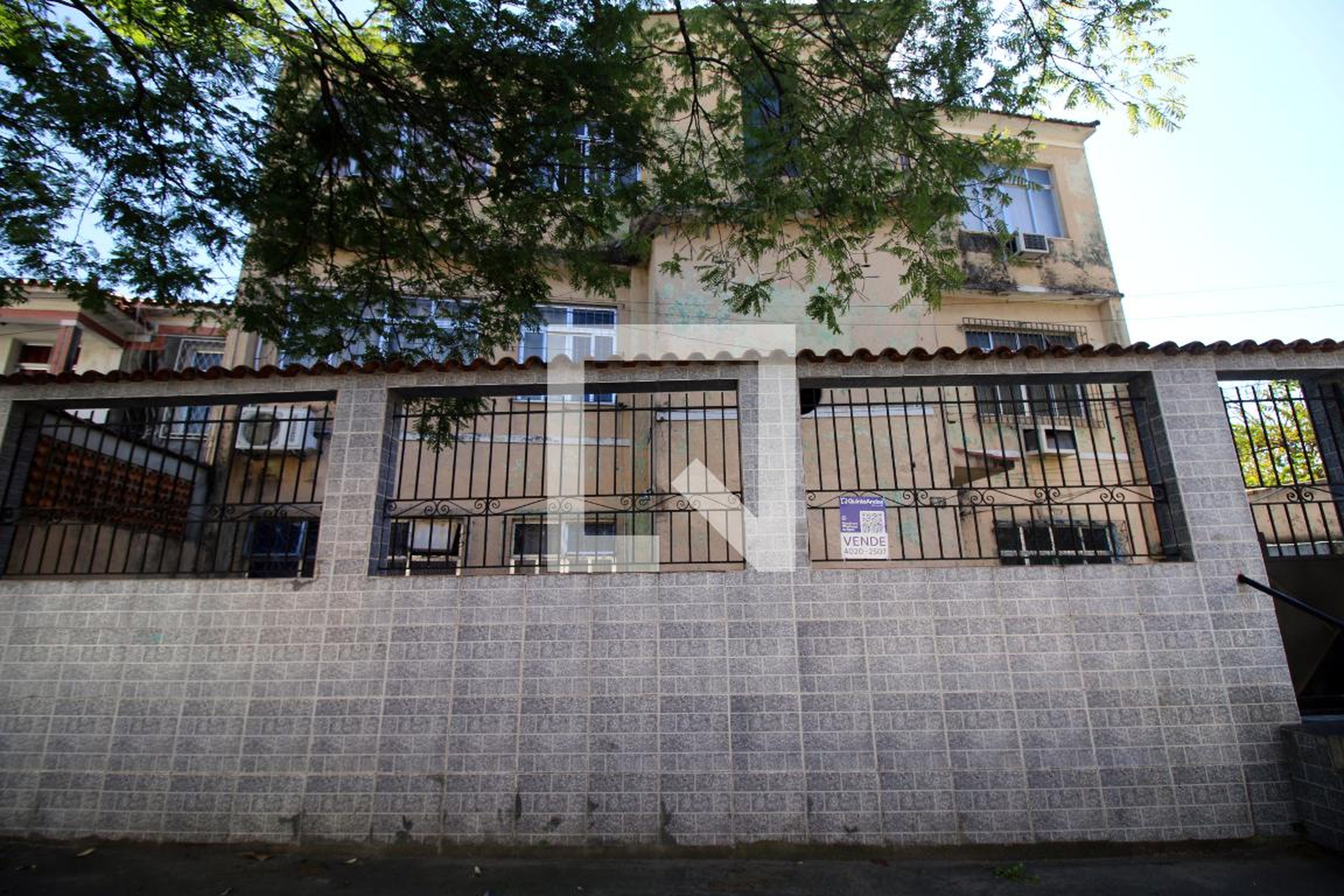 Fachada do Prédio Condomínio em Rua Oliveira Figueiredo, 97