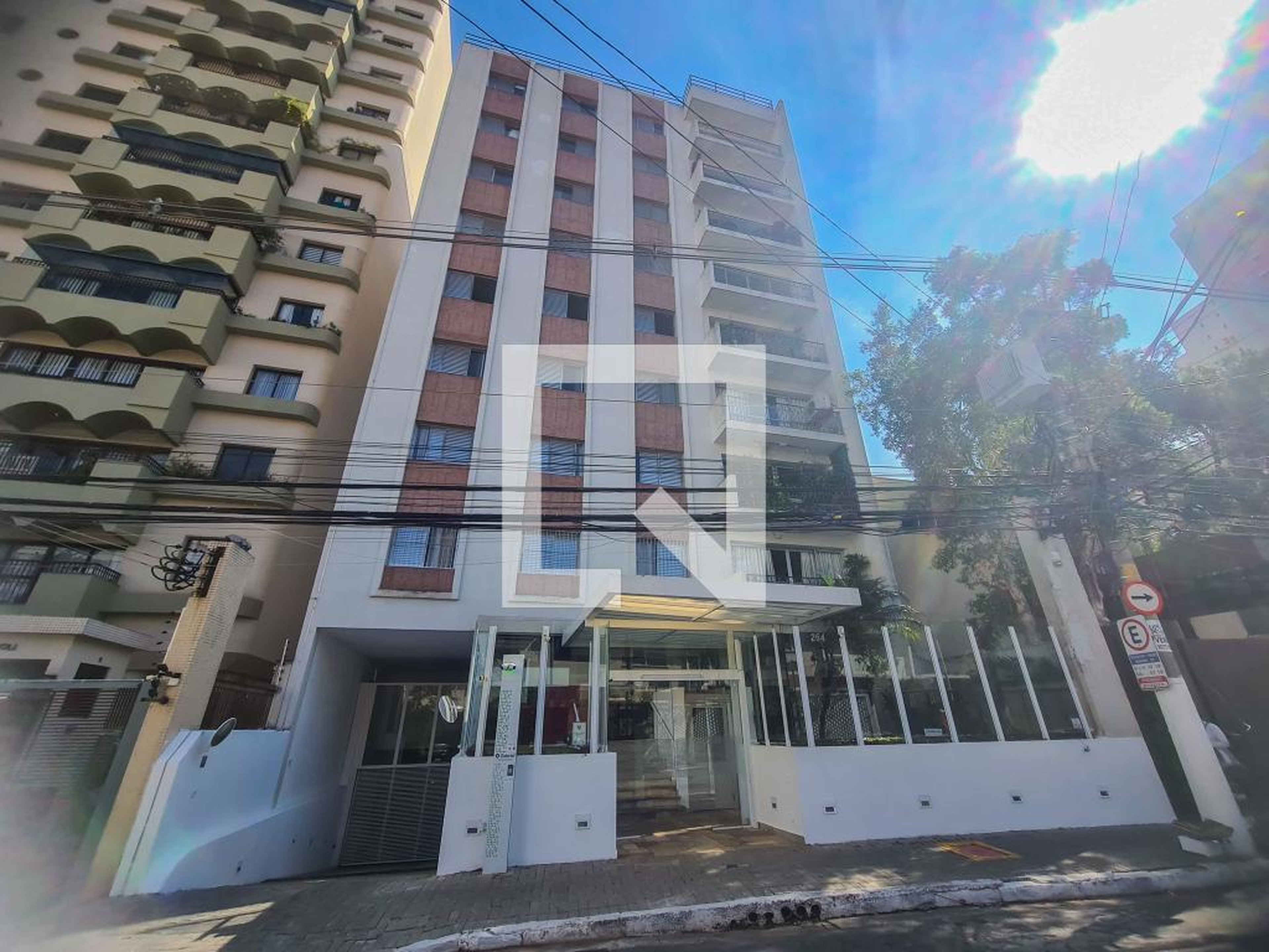 Fachada Condomínio Ed. das Rosas