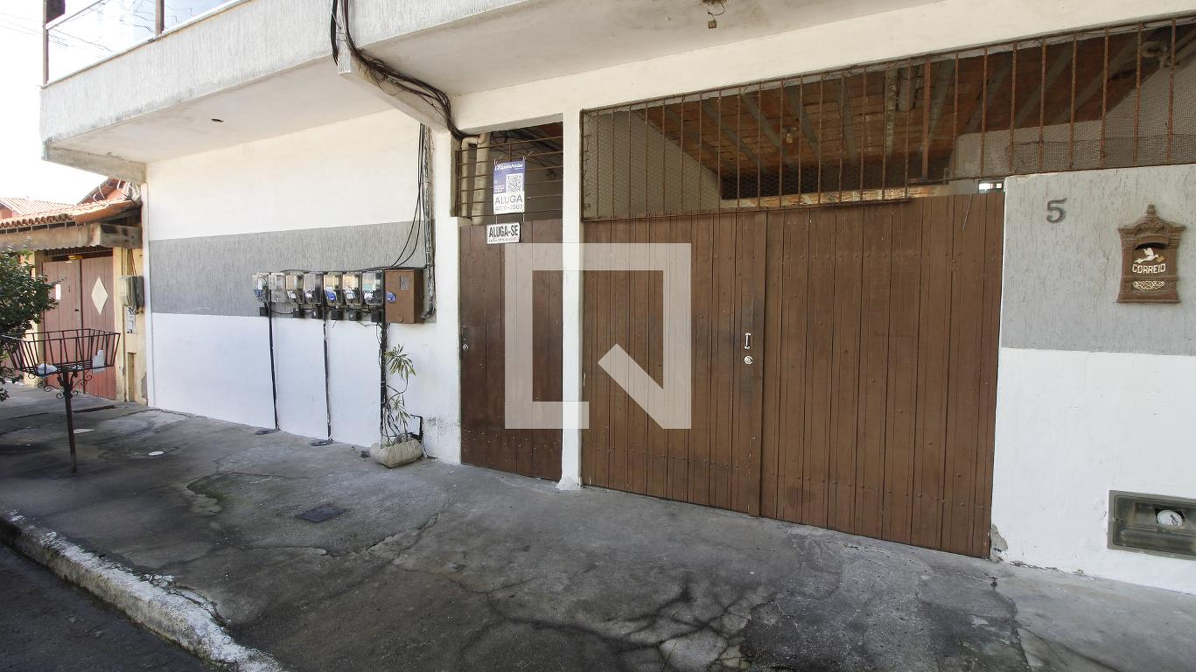 Fachada Condomínio em Rua Altamir Chaves, 5