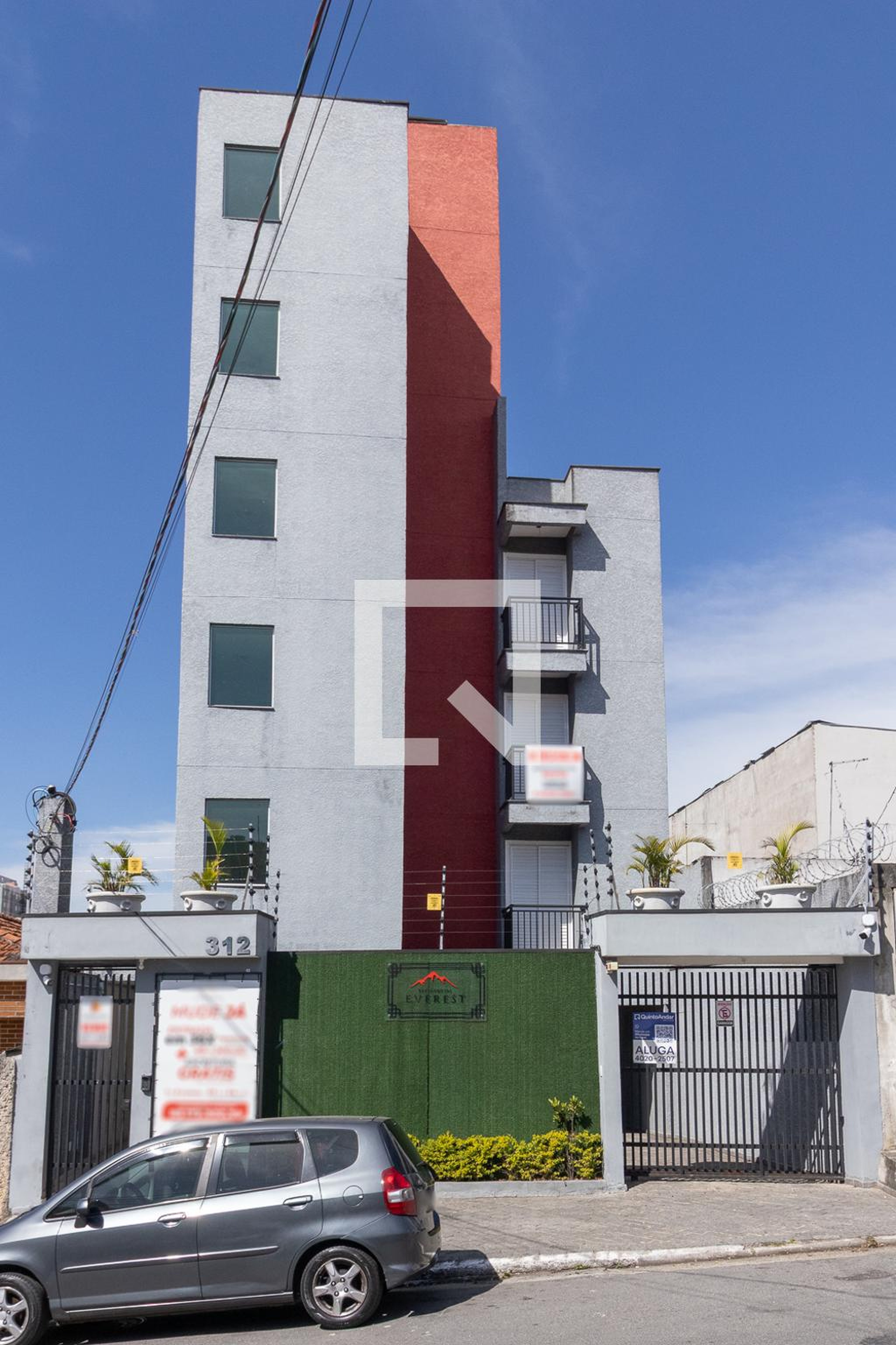 Fachada Condomínio em Avenida Hermilo Alves, 312