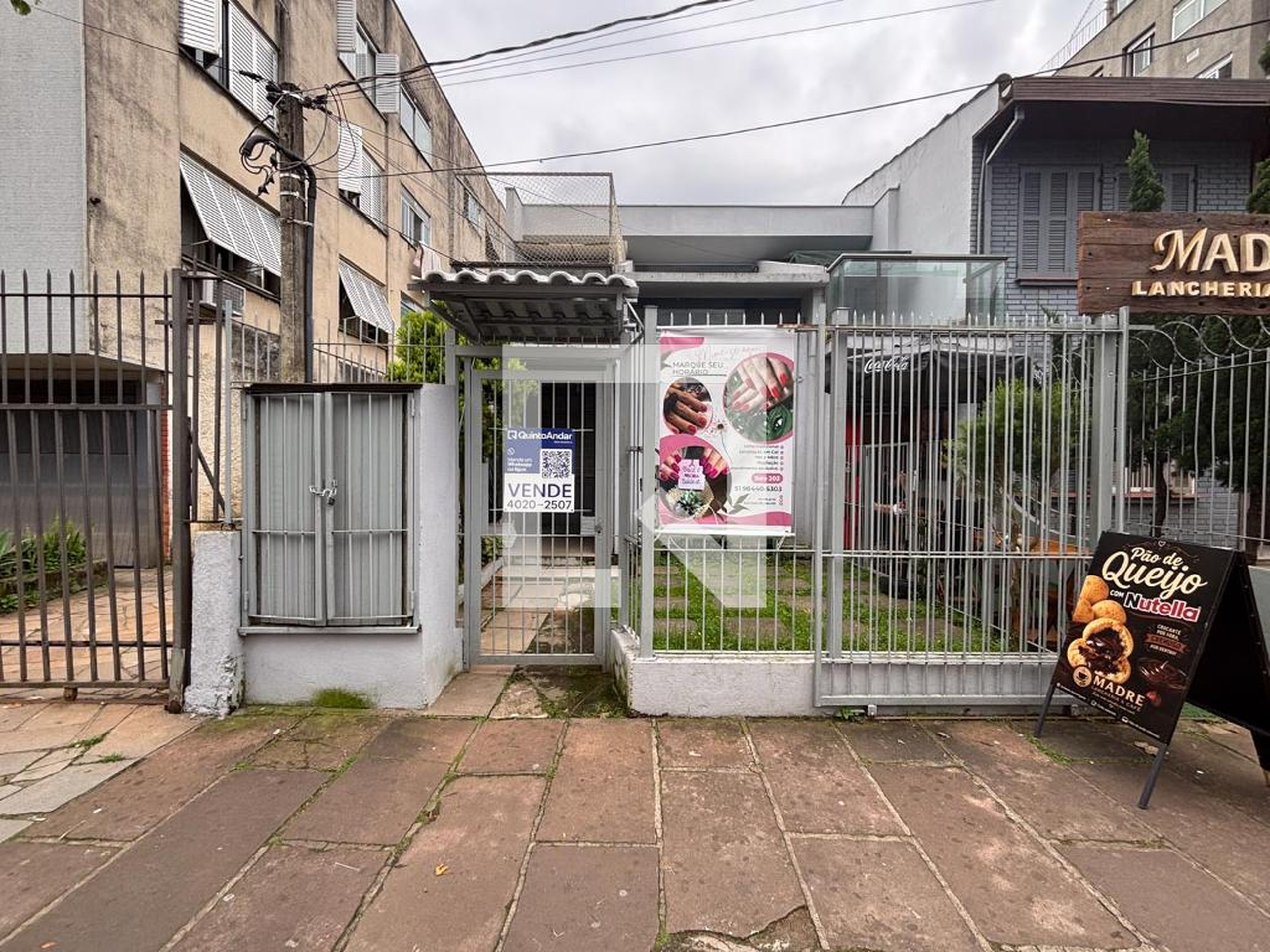 Fachada Condomínio em Rua Costa, 120