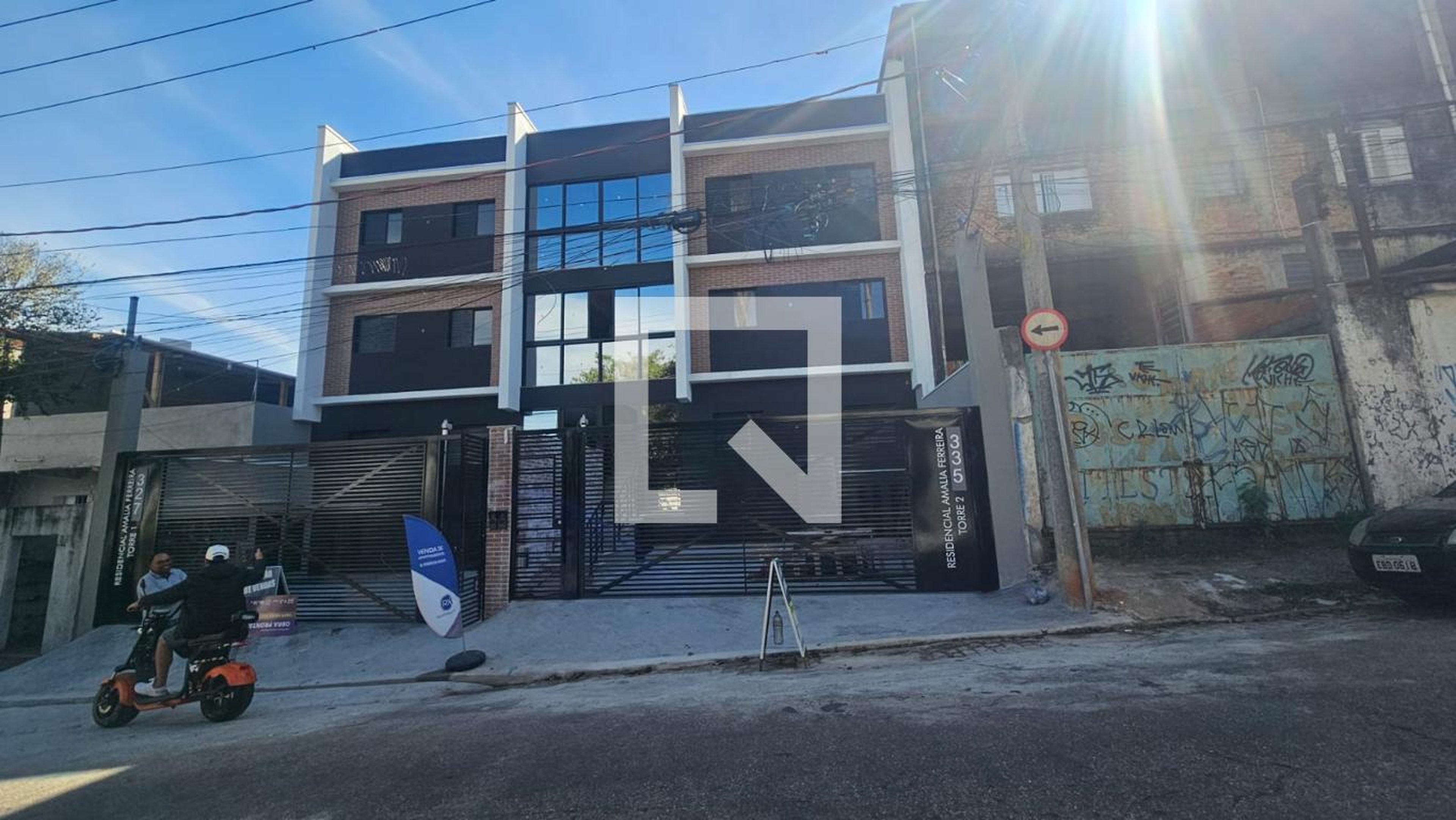 Fachada Condomínio em Rua Picinguaba, 335