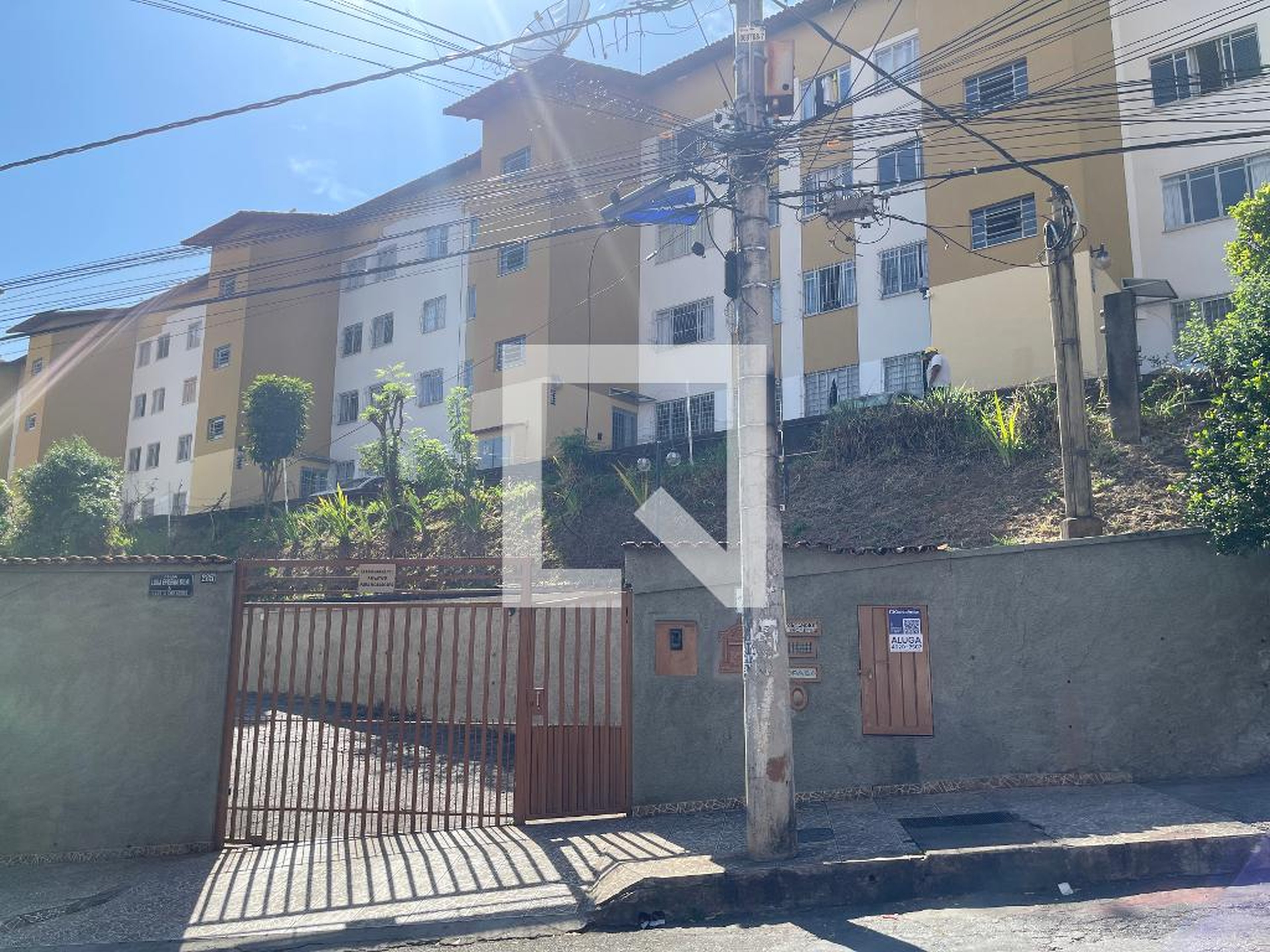 Fachada Condomínio em Rua Luiza Efigênia Silva, 285