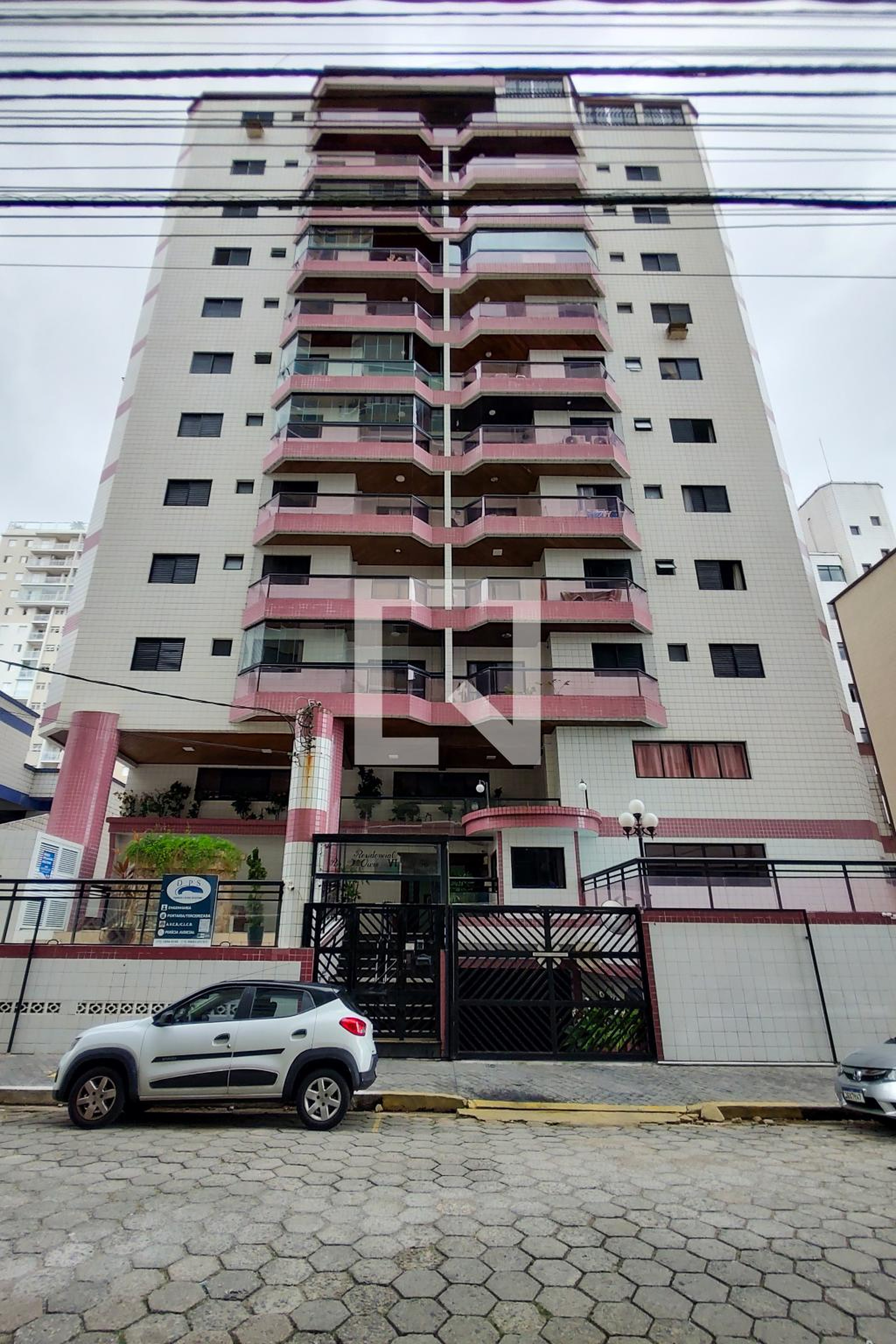 Fachada Condomínio em Rua Guimarães Rosa, 53