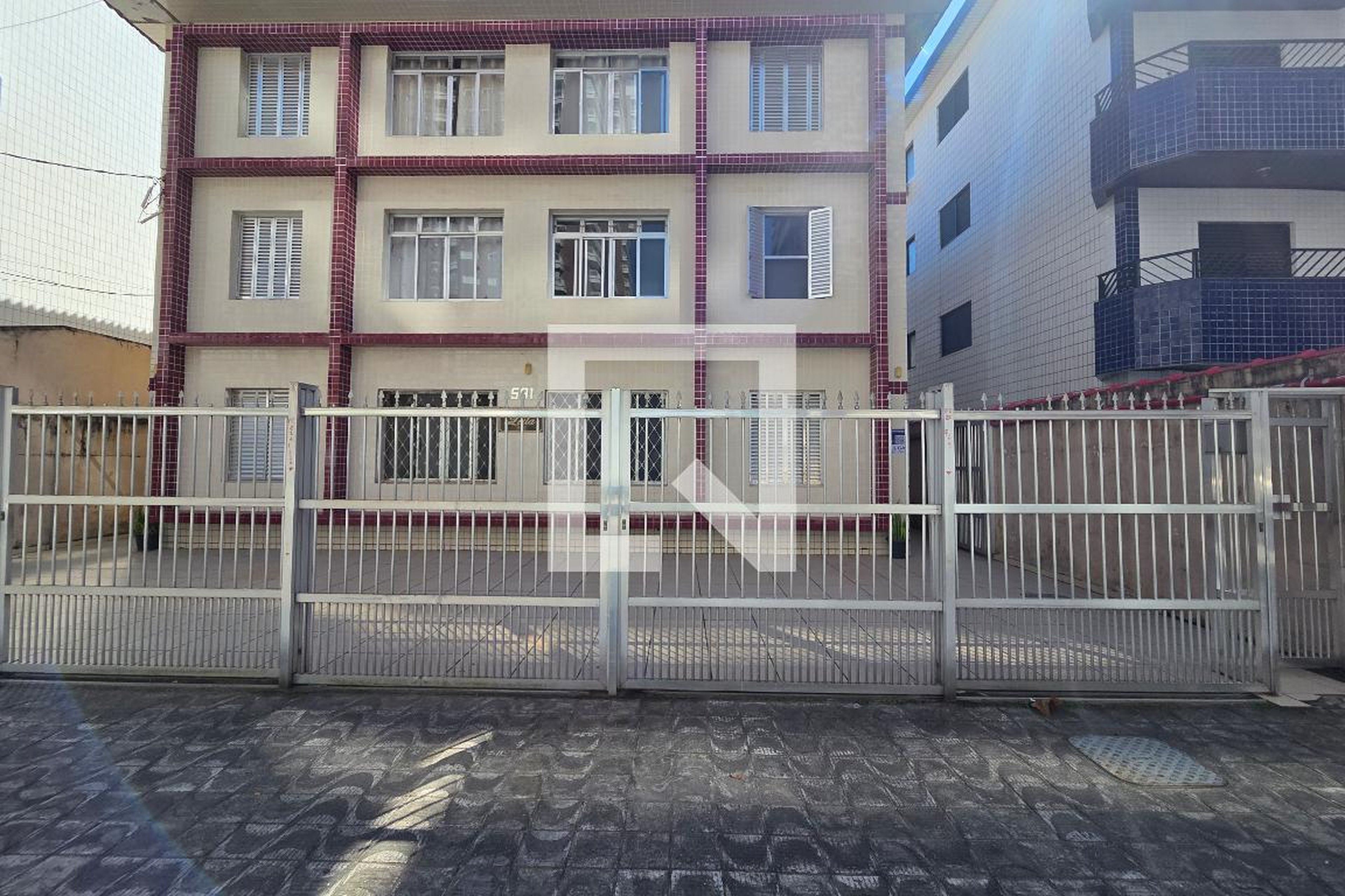 Fachada Condomínio Leila