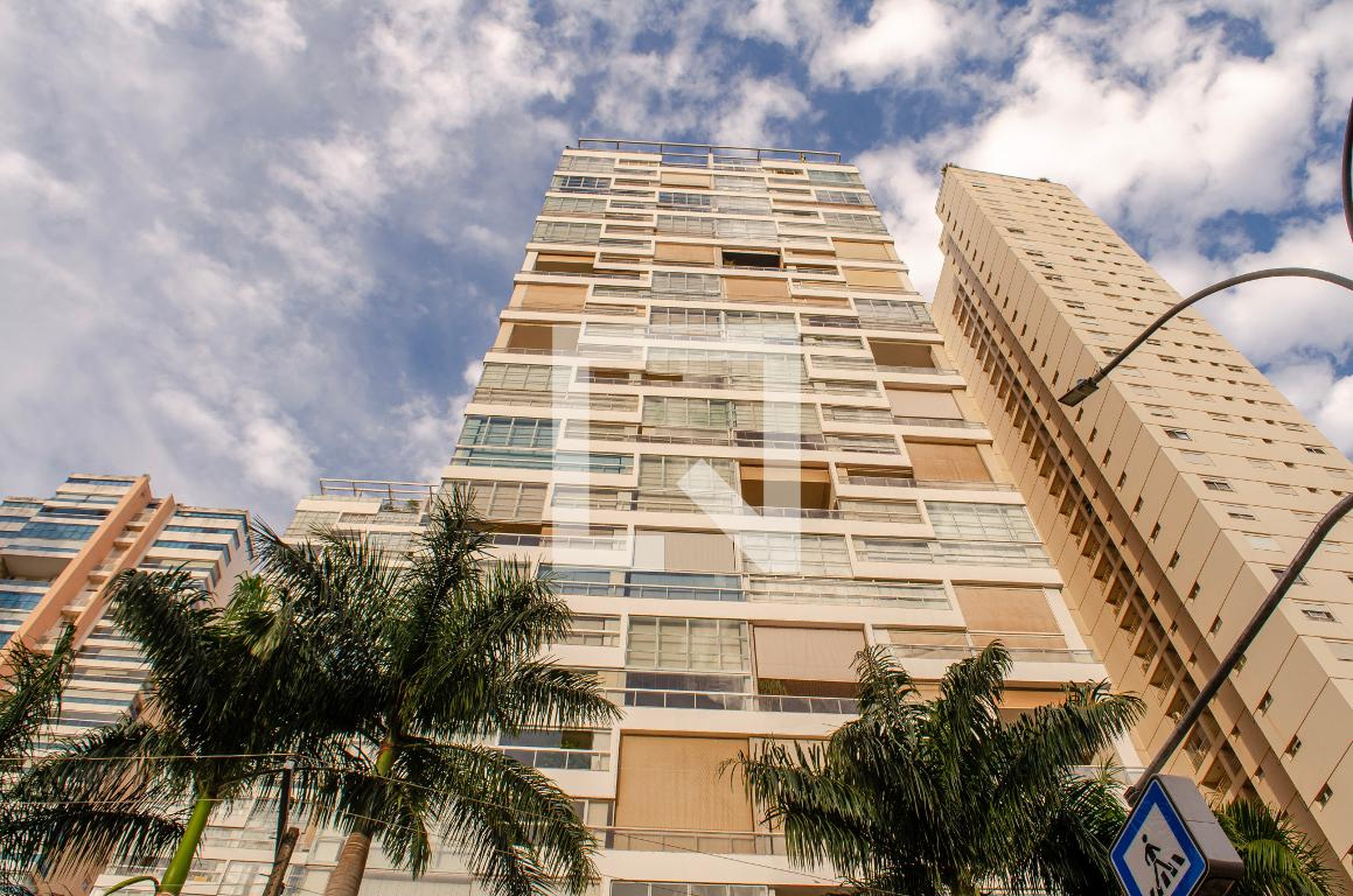 Fachada do Prédio Condomínio Park House