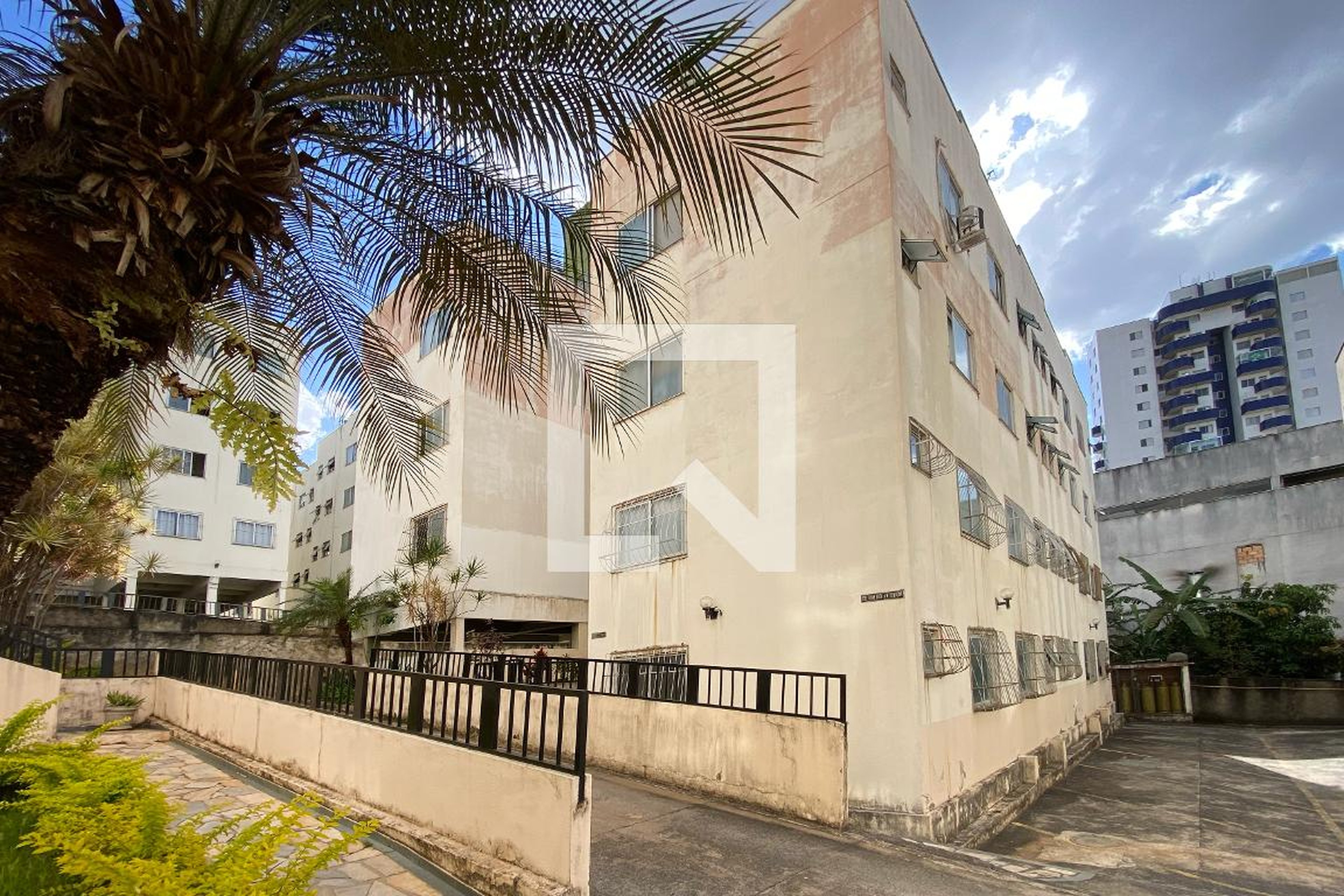 Fachada Condomínio em Rua Doutor Lucídio Avelar, 52