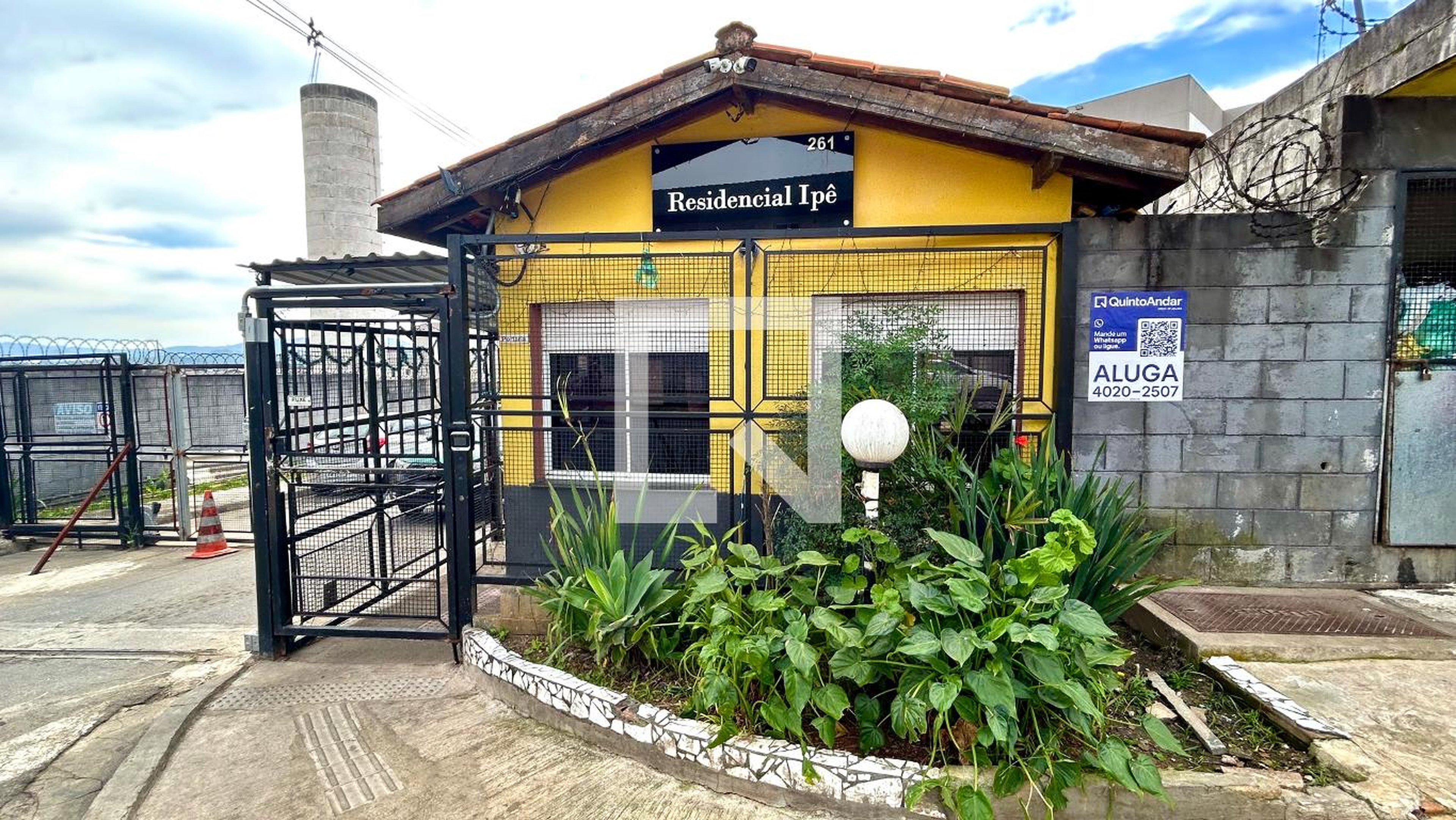 Fachada Condomínio omio Residencial Ipê