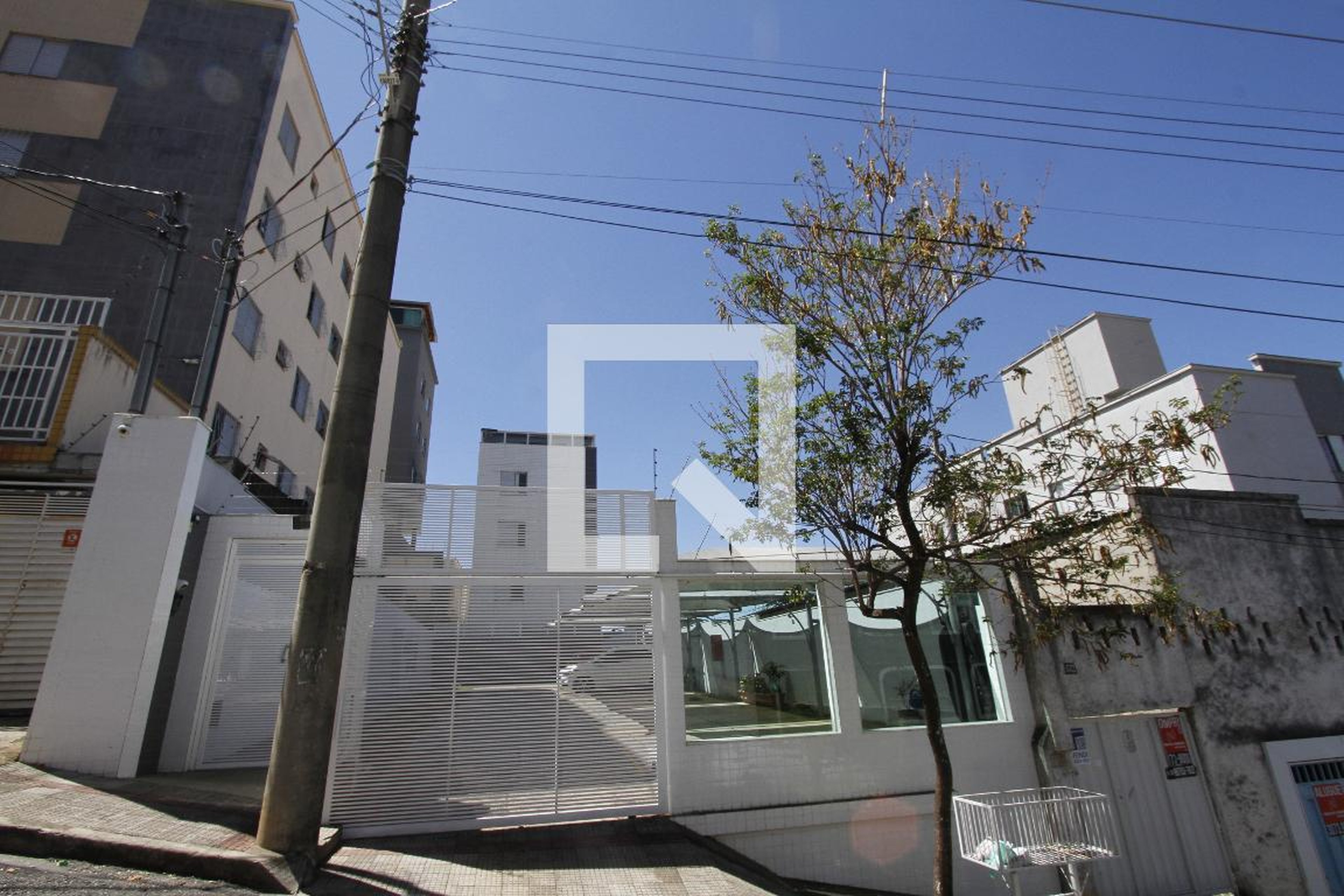 Fachada Condomínio em Rua Francisco Bicalho, 1382