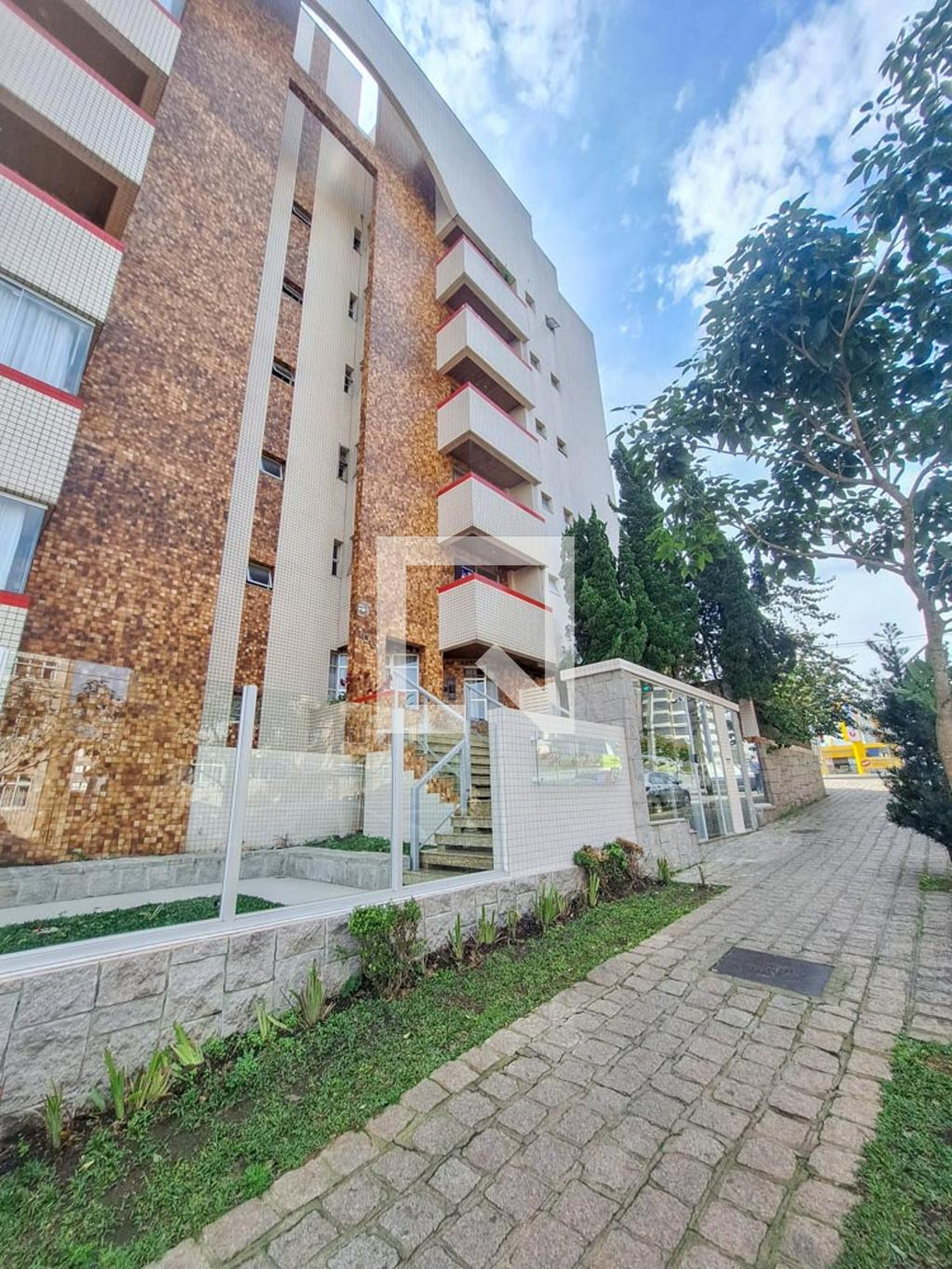 Fachada do Prédio Condomínio em Rua Deputado Mário de Barros, 1050