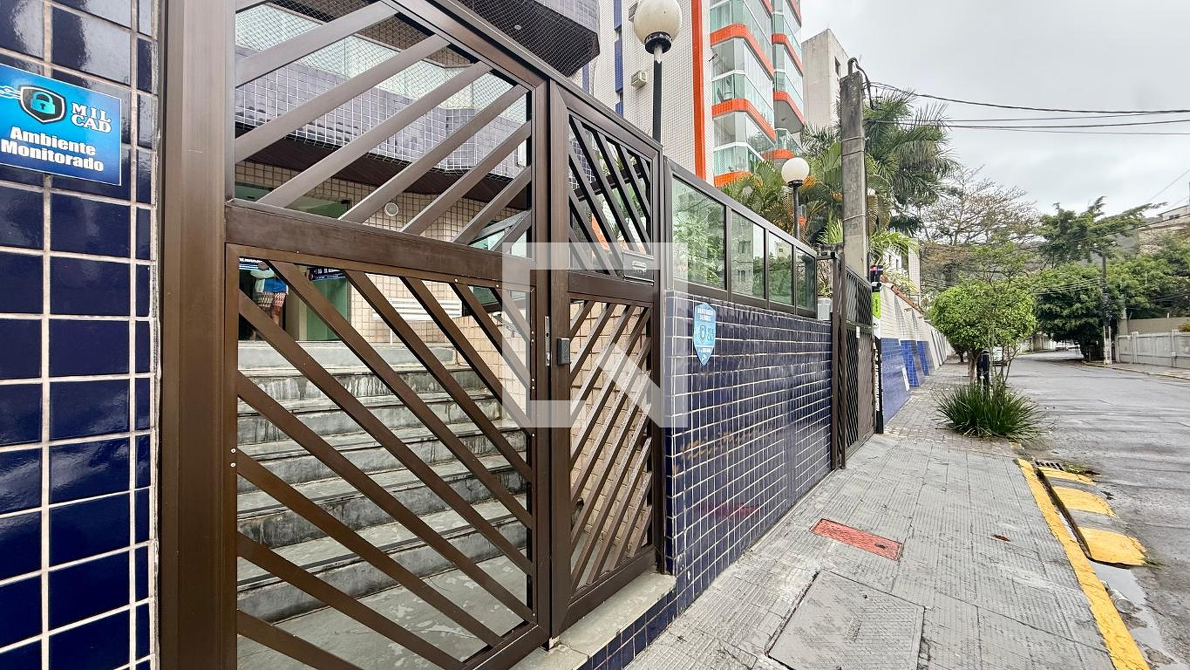 Fachada Condomínio em Rua João Ruíz, 591