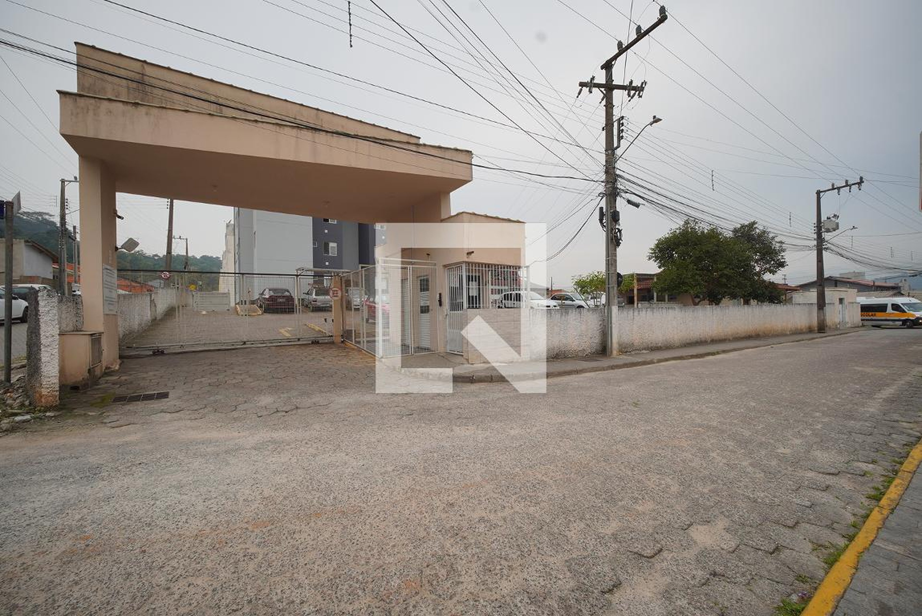 Fachada Condomínio Solar dos Araçás