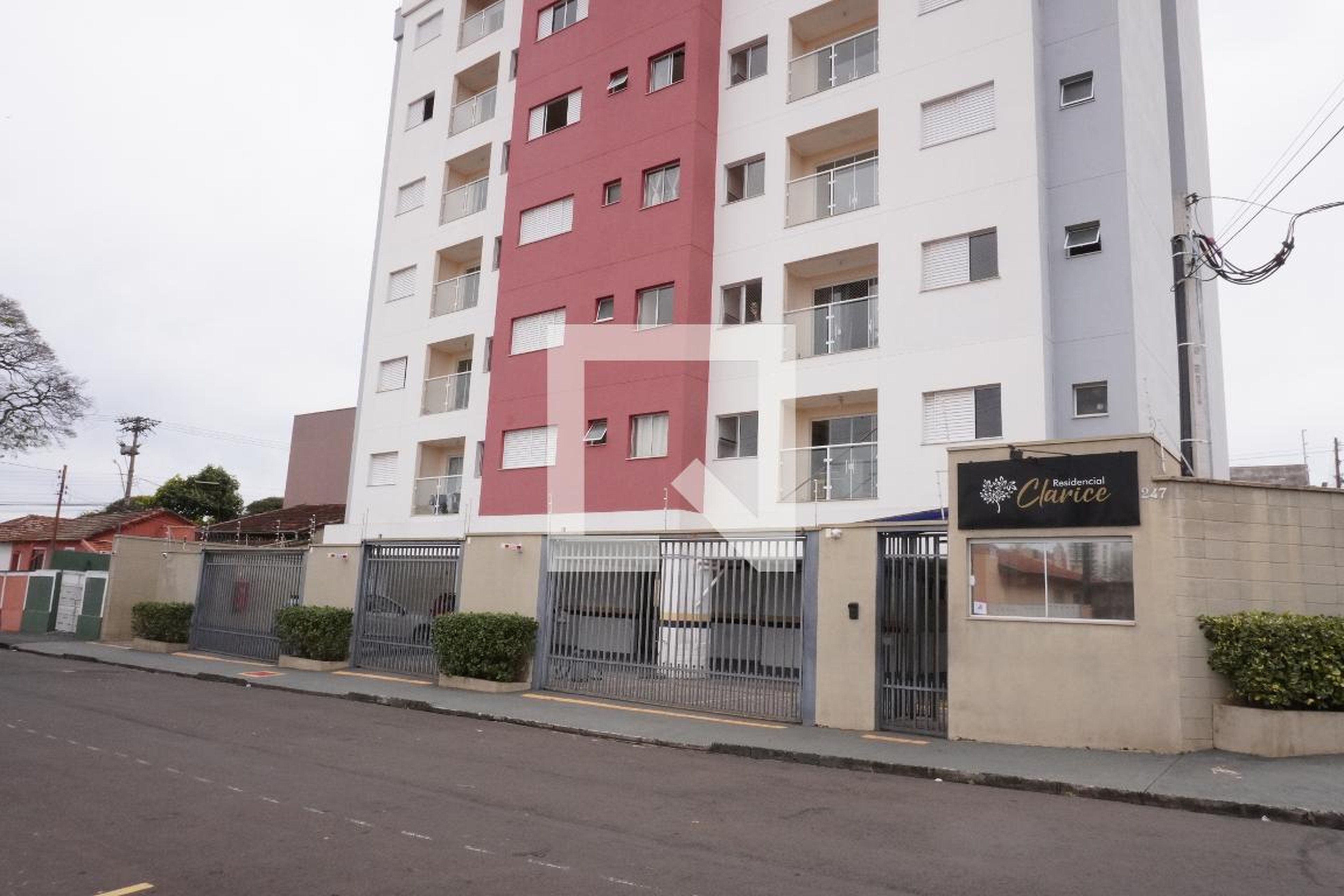 Fachada do Prédio Condomínio em Rua José de Alencar, 247