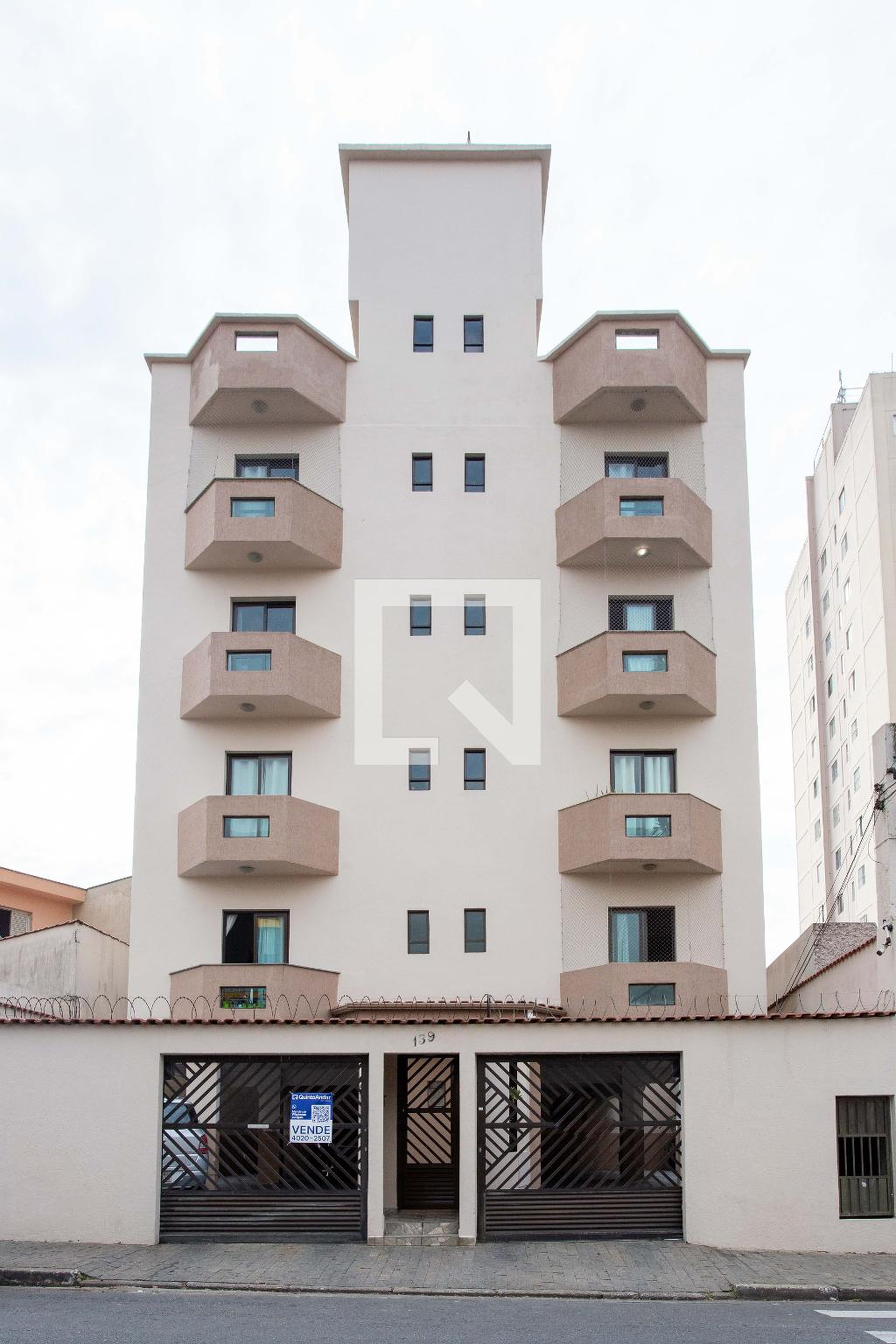 Fachada do Prédio Condomínio Gurandy