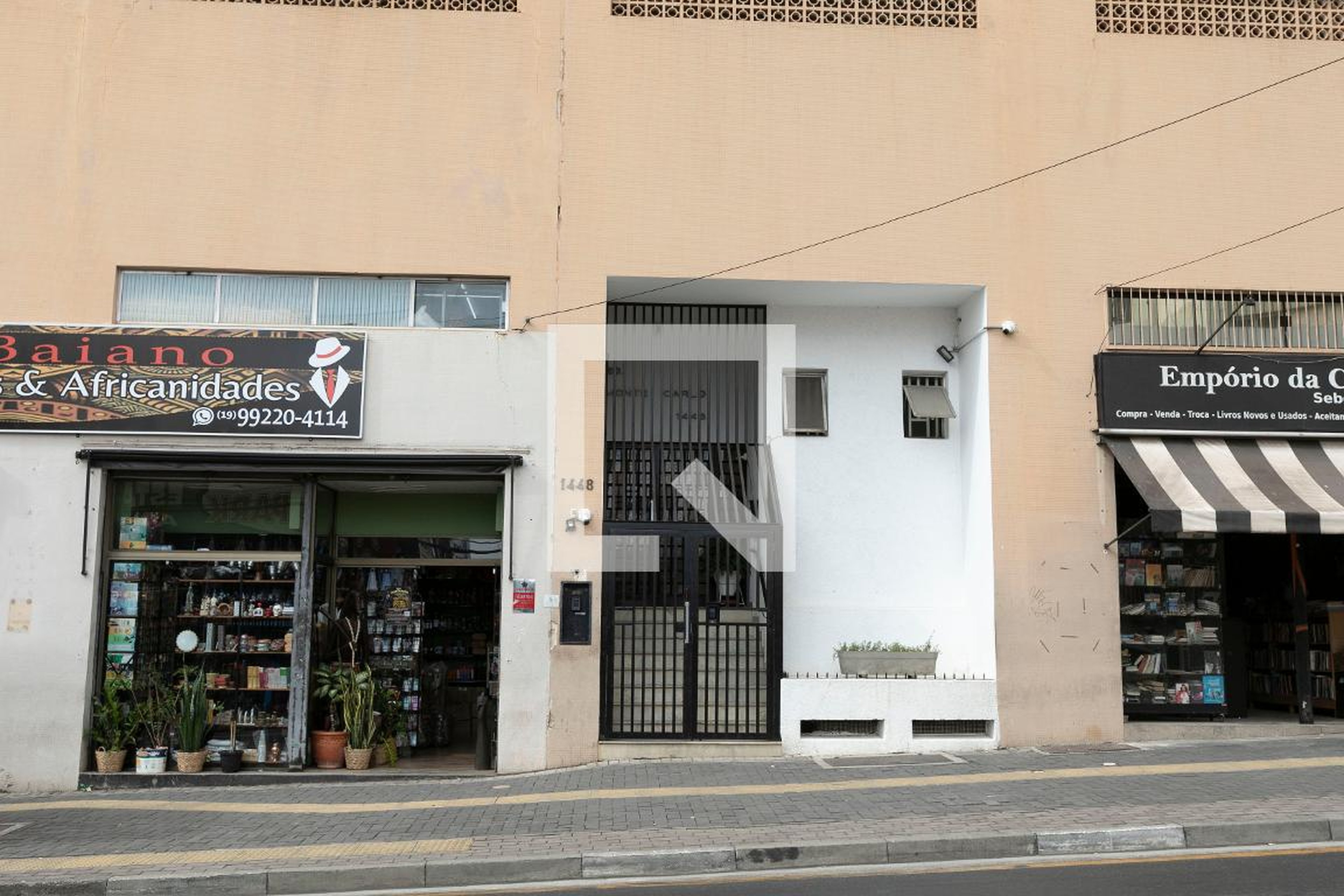 Fachada Condomínio em Rua José Paulino, 1448