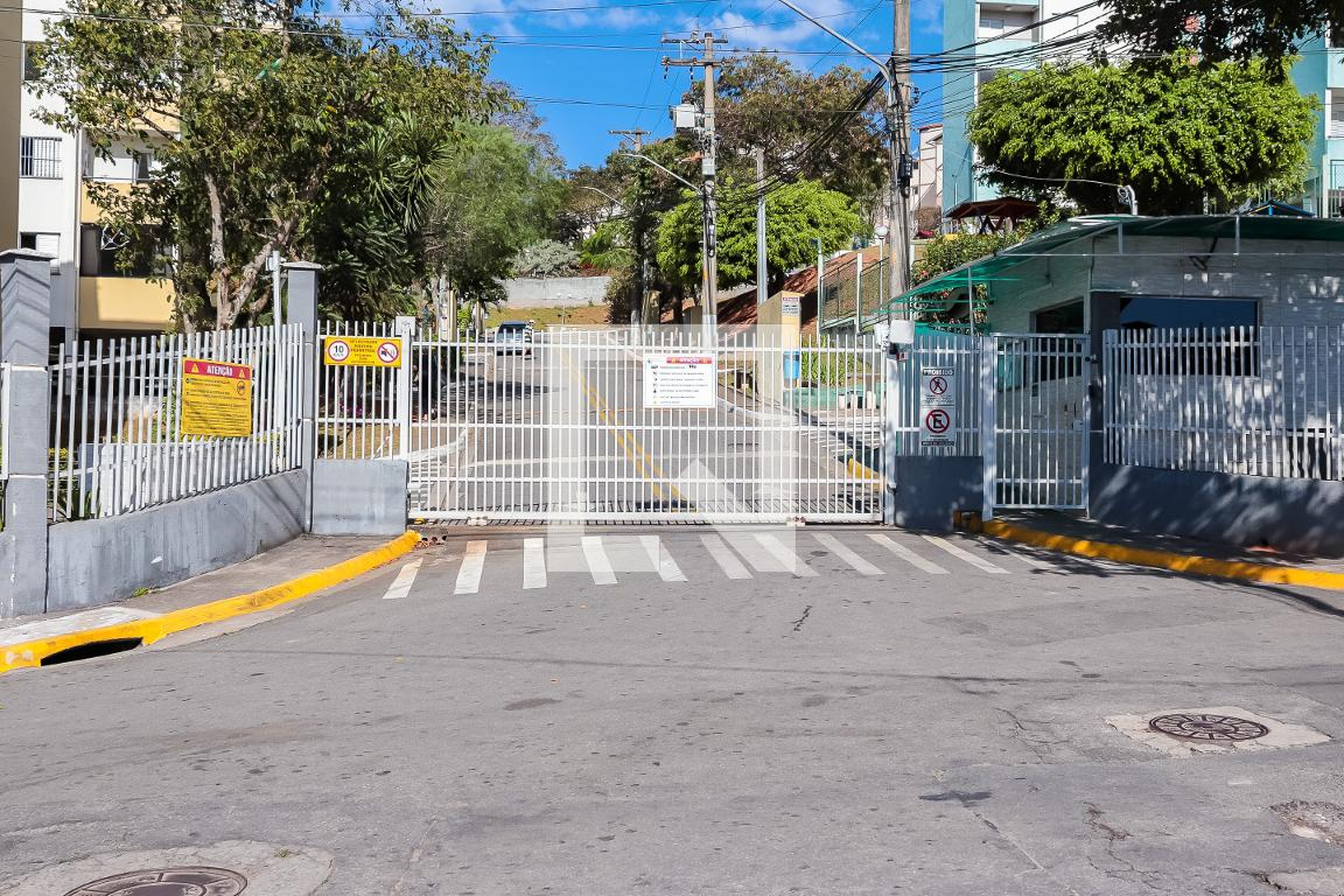 Fachada Condomínio em Rua José Alves Coelho, 217