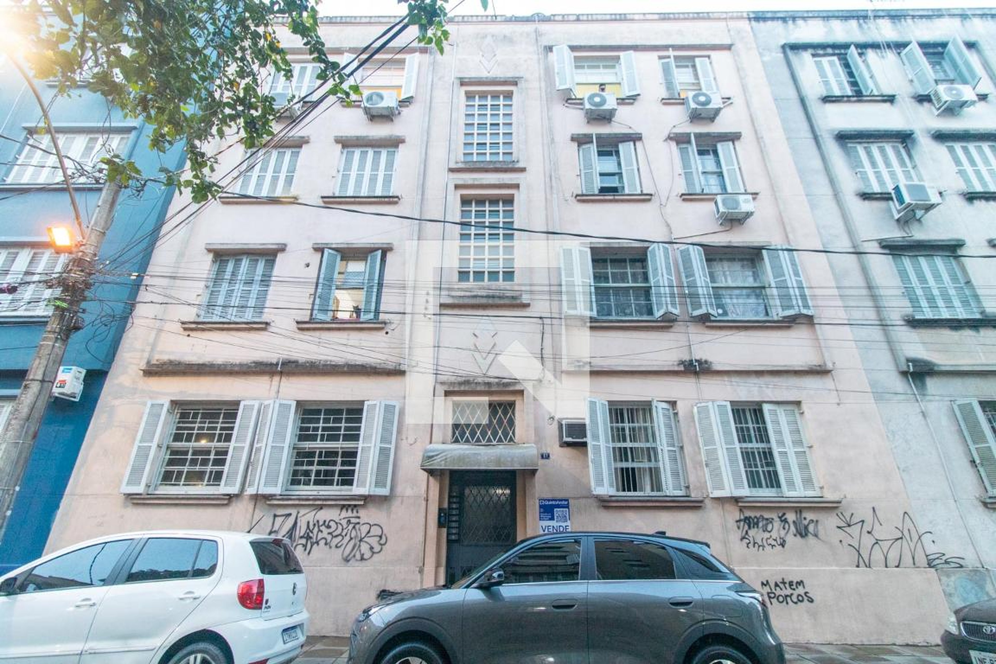 Fachada Condomínio em Rua Leão XIII, 67