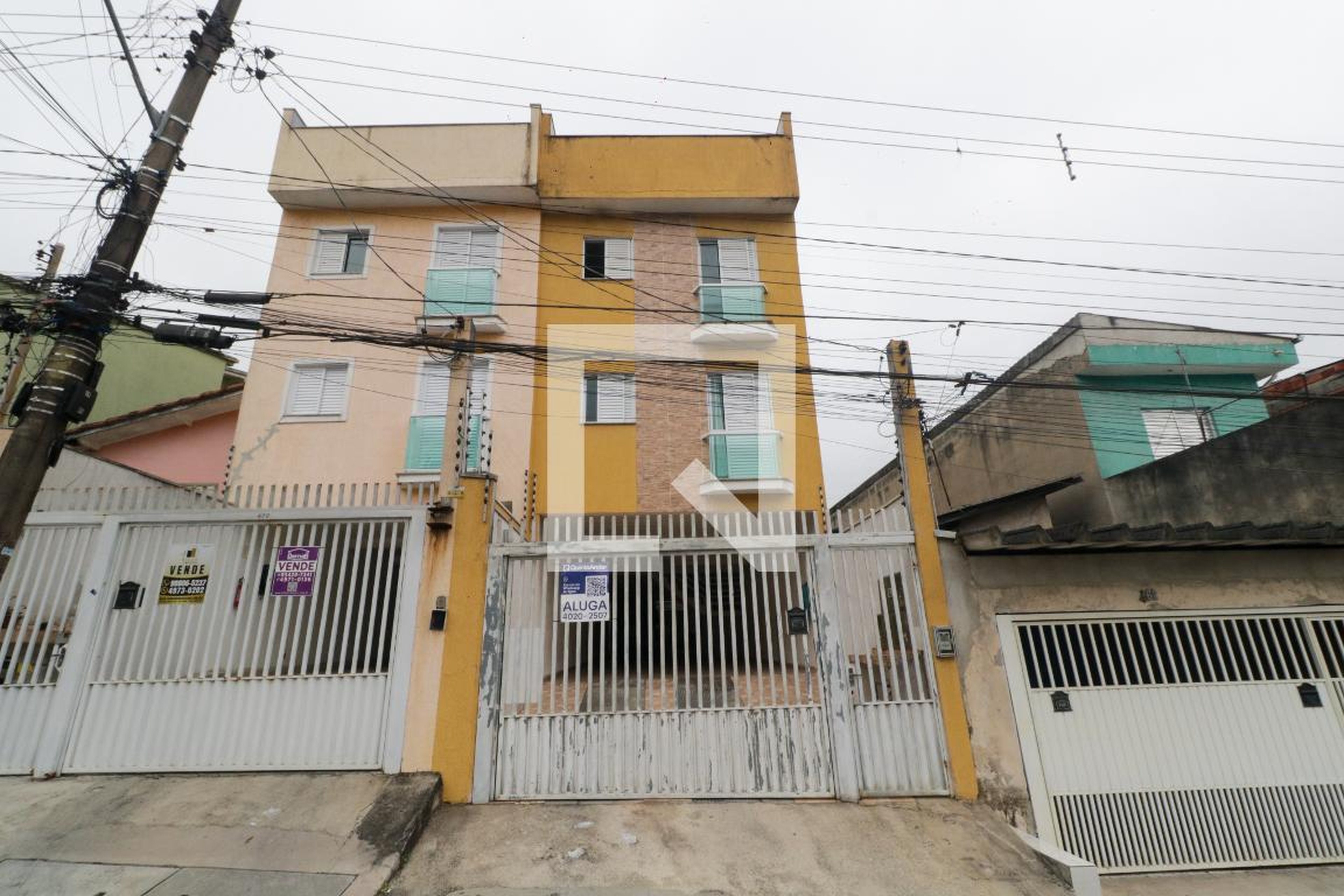 Fachada Condomínio em Rua Bizâncio, 468