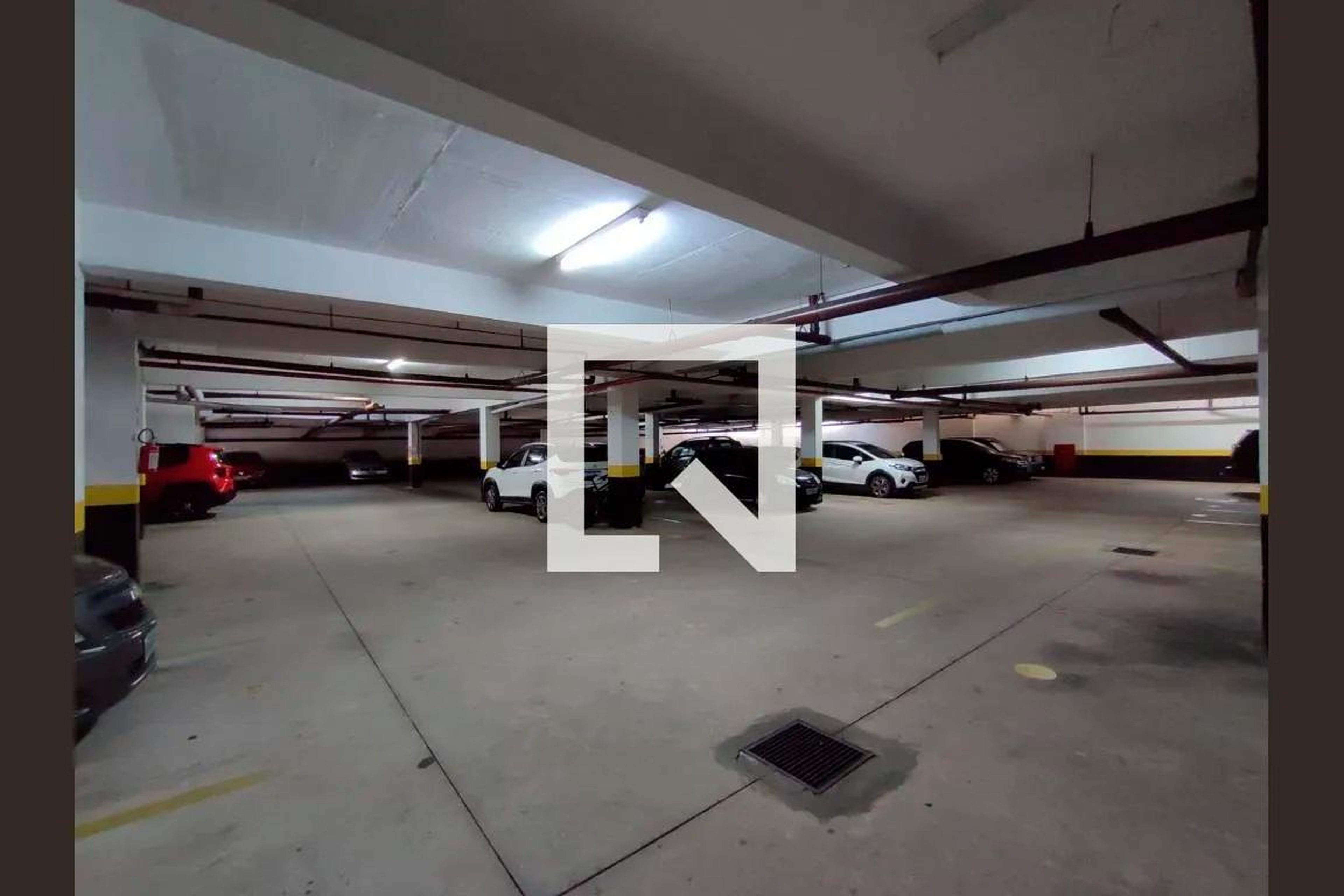 estacionamento - Residencial Enéas de Barros