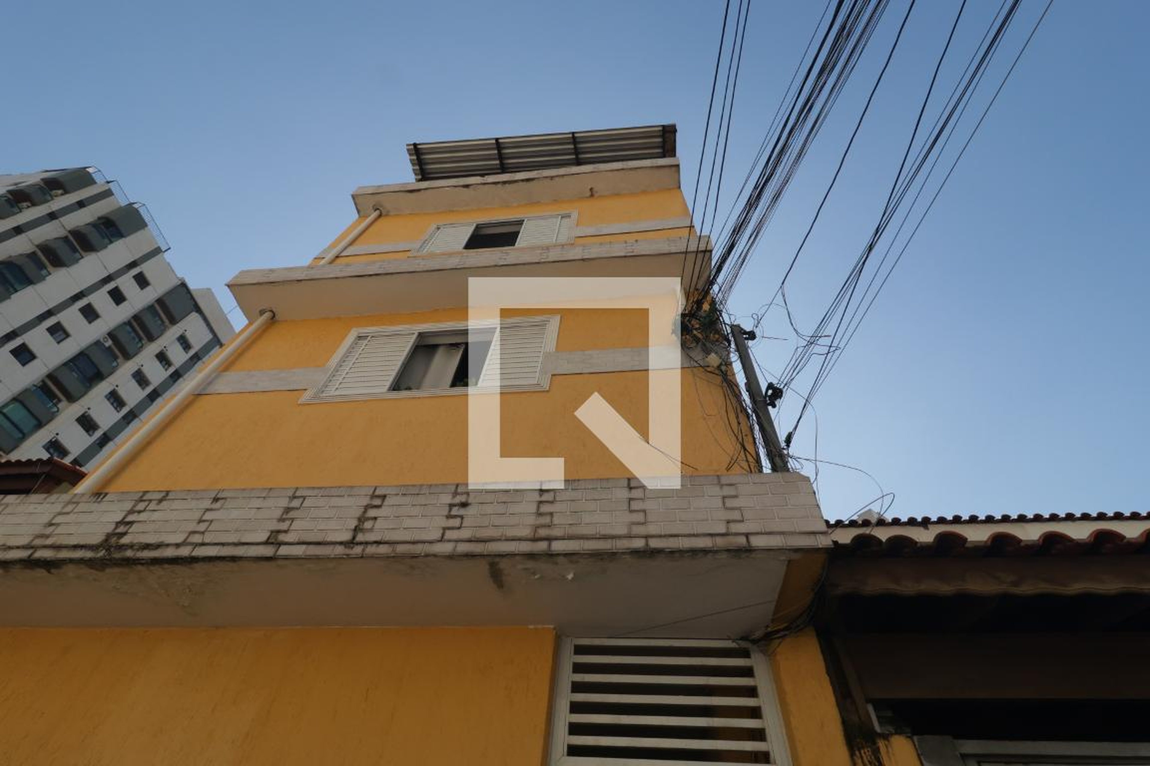 Fachada Condomínio em Rua Sabino, 239