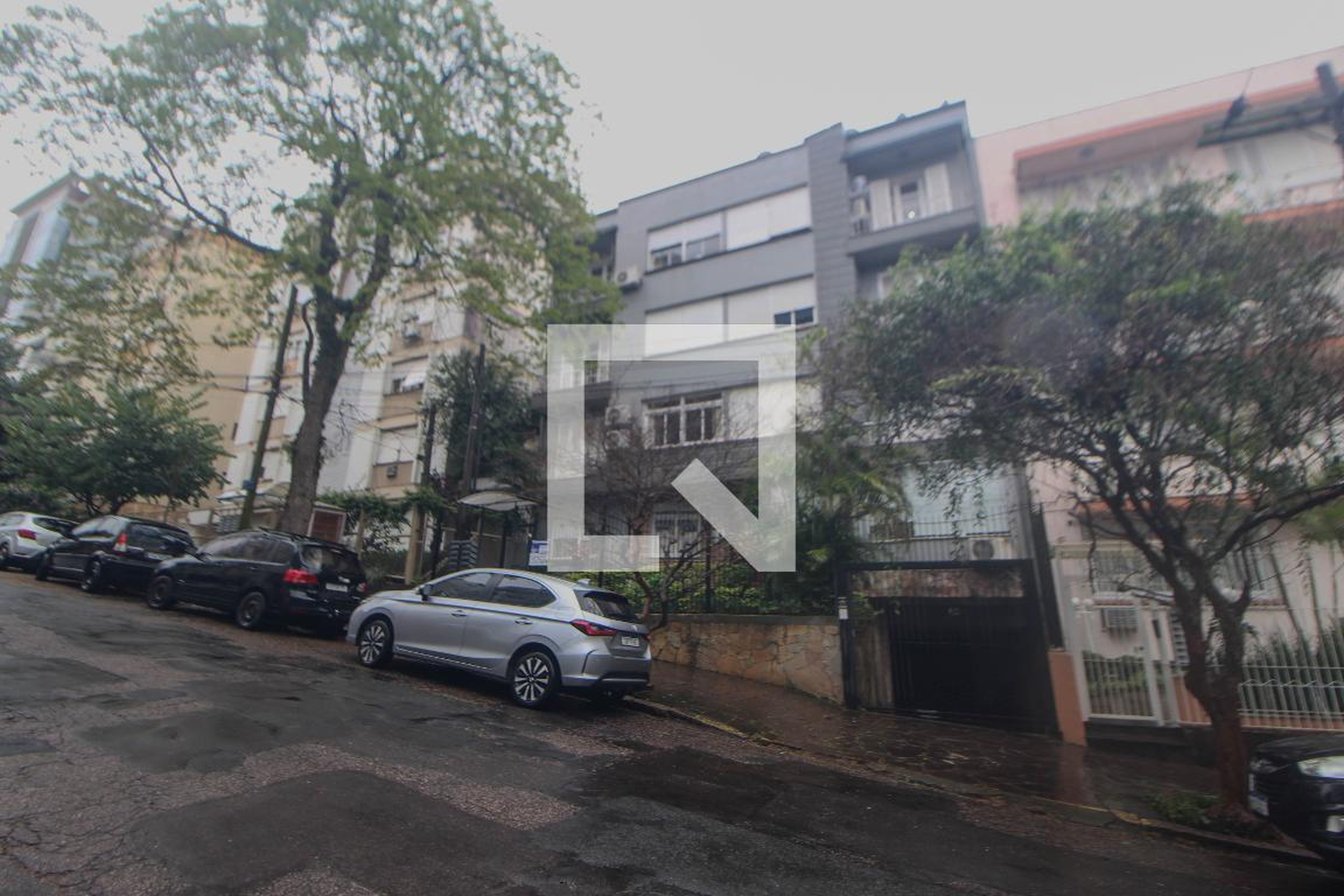 Fachada Condomínio em Rua Vieira de Castro, 352