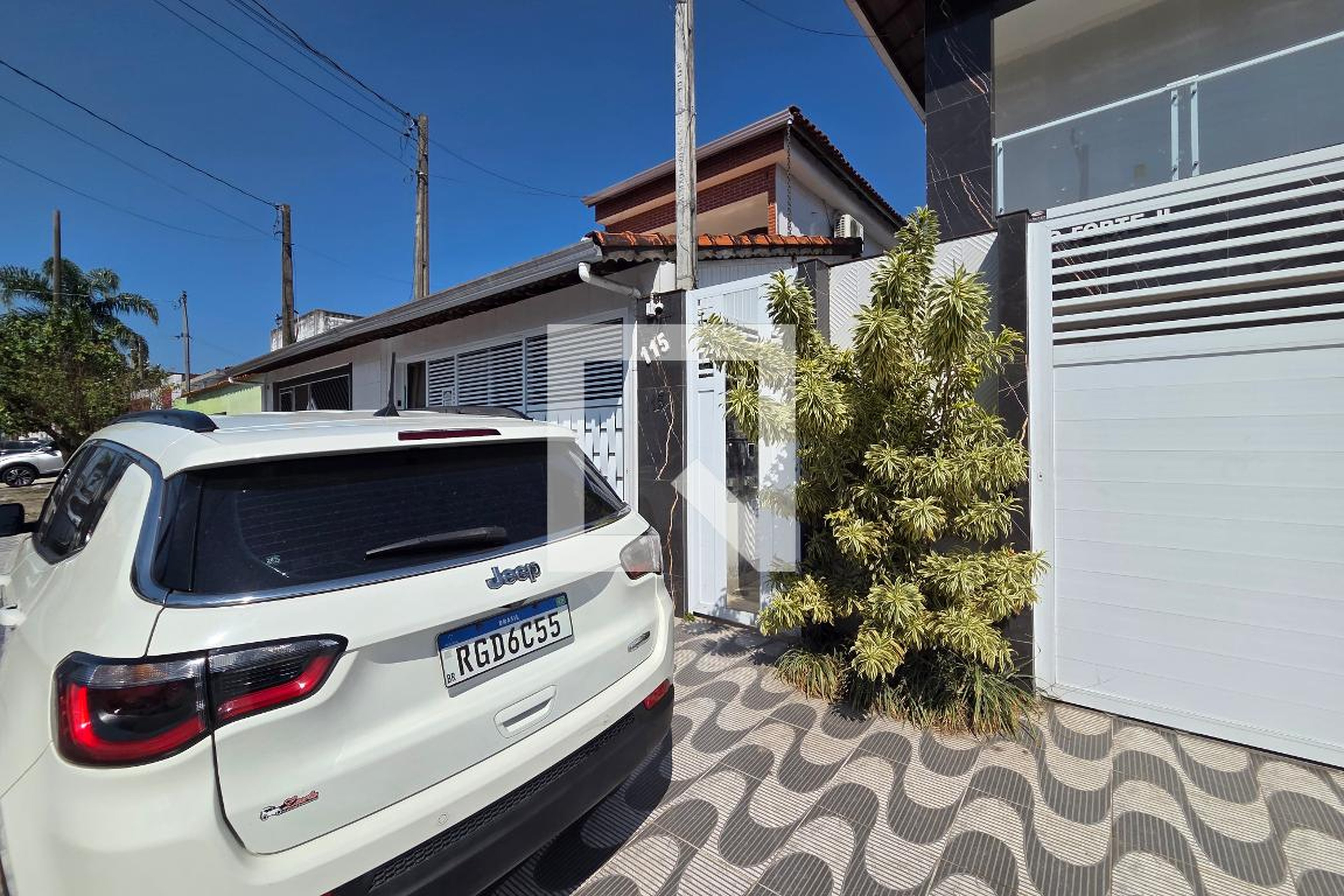 Fachada Condomínio em Avenida Alcebíades Pacheco, 115