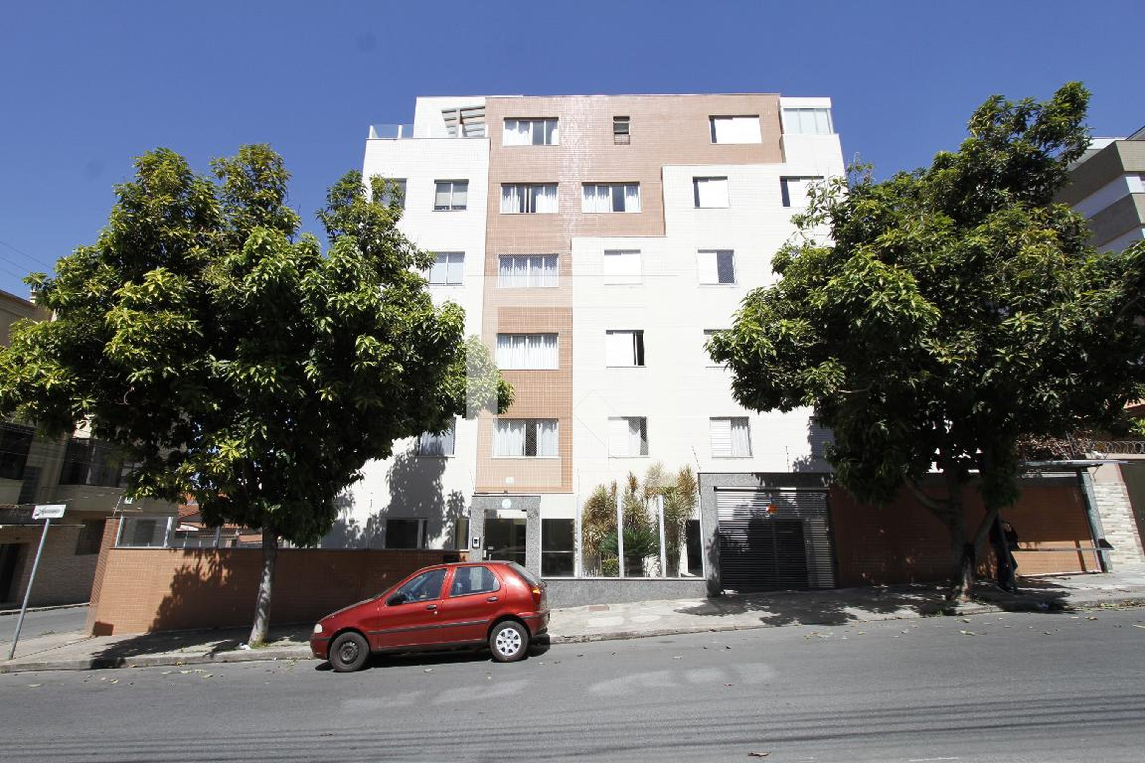 Fachada Condomínio em Rua Coronel José Benjamim, 915