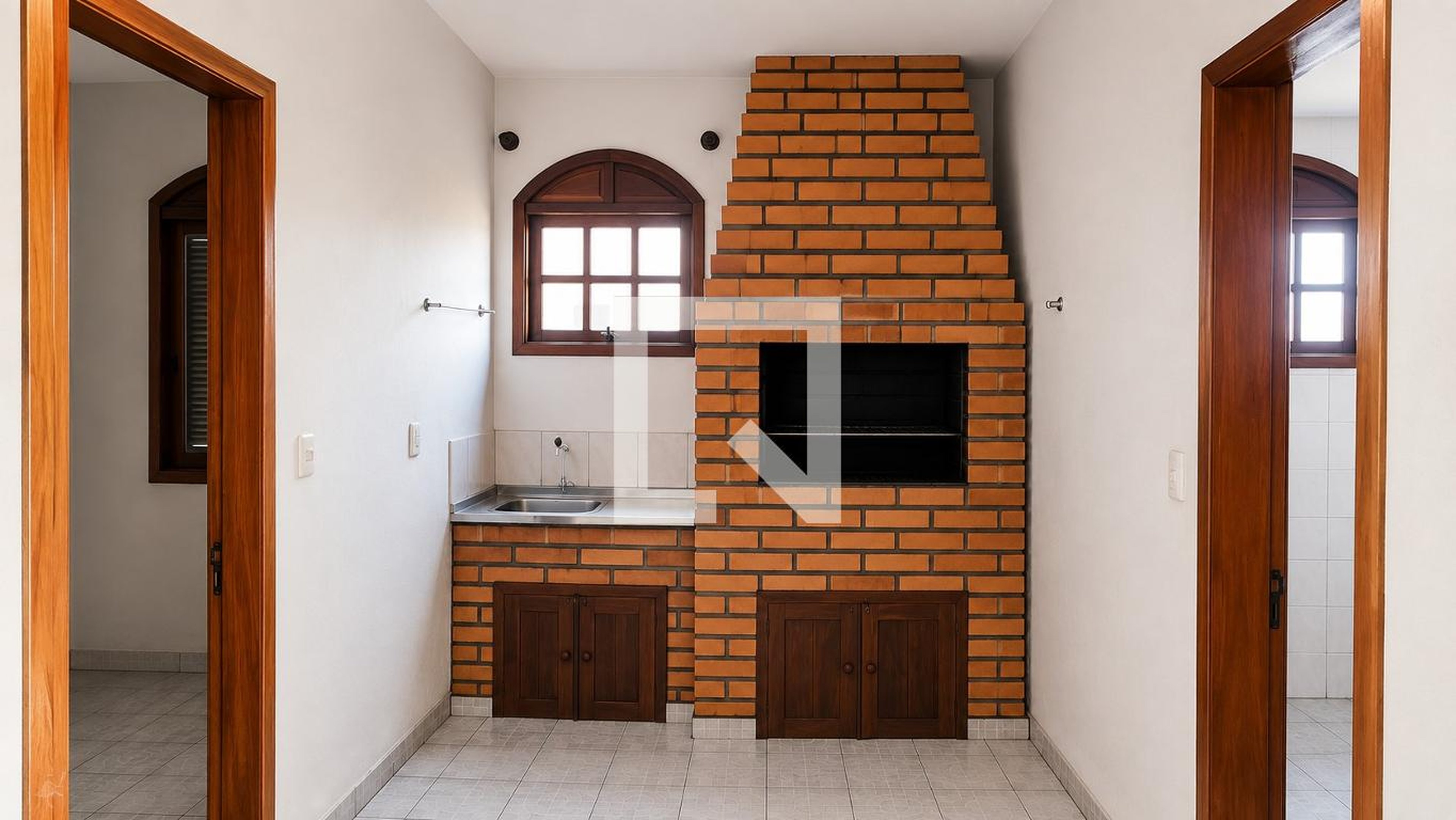 Churrasqueira Condomínio em Avenida José Brambila, 93