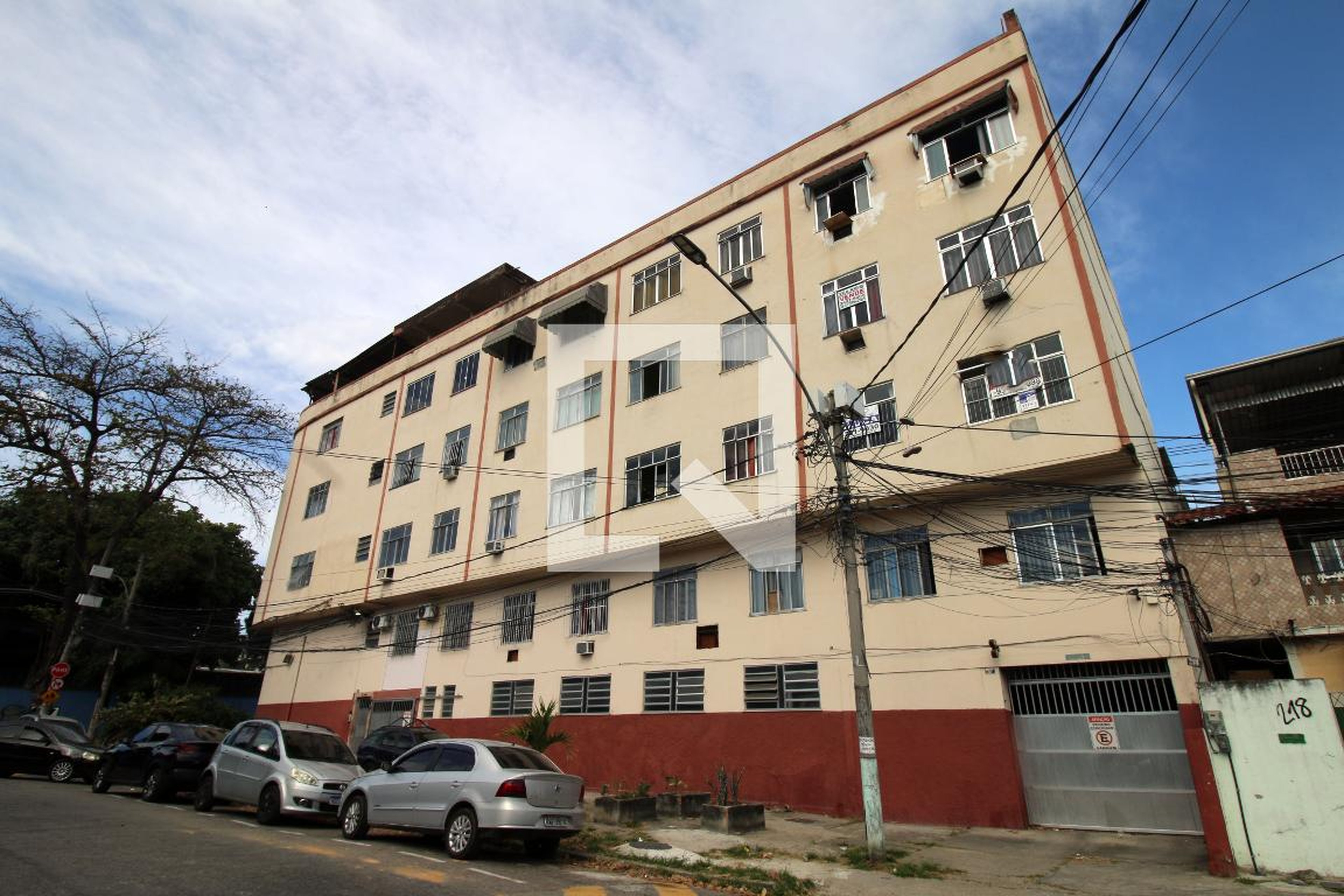 Fachada do Prédio Condomínio em Rua Juvêncio de Menezes, 240