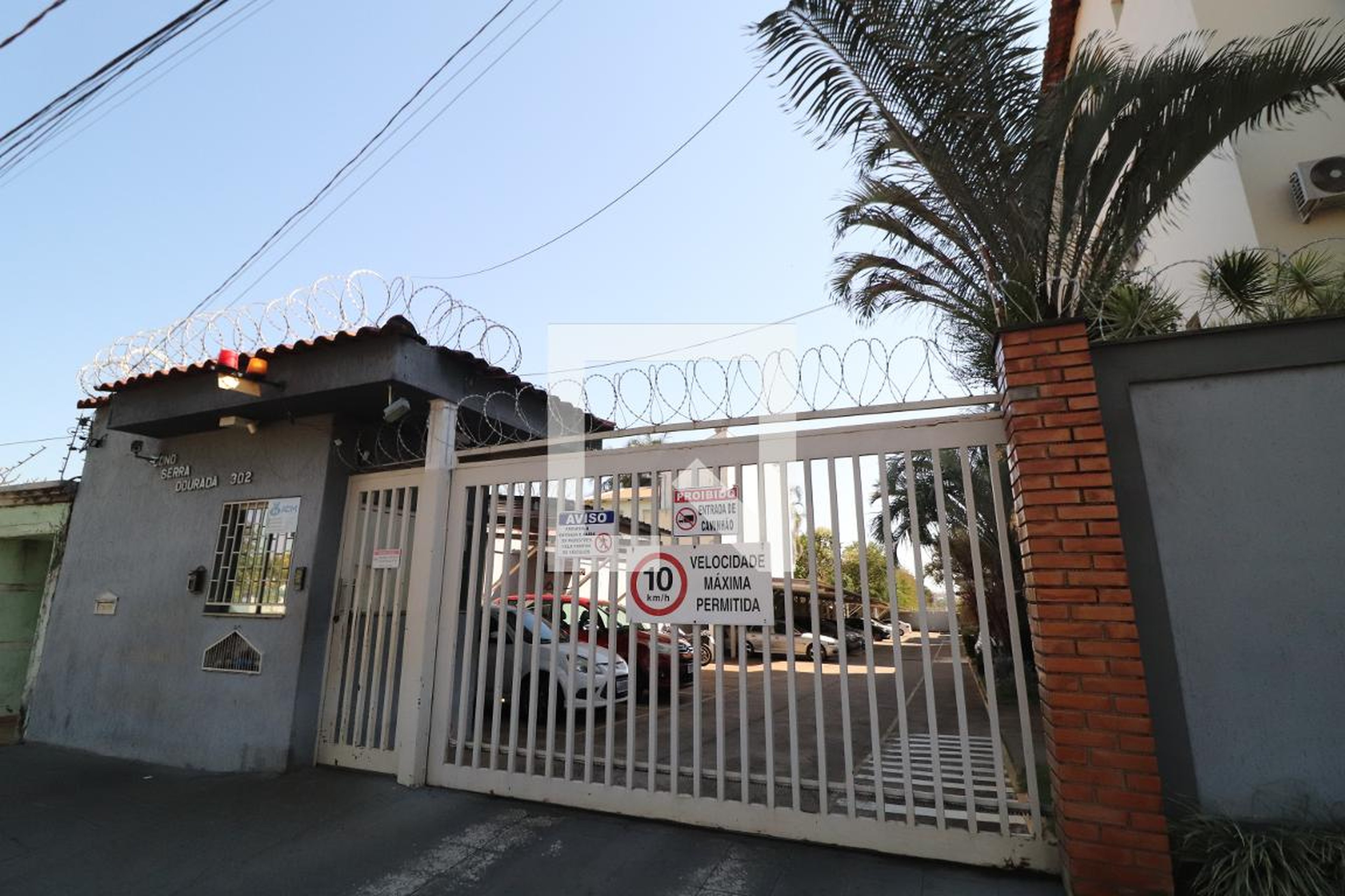 Fachada Condomínio Serra Dourada