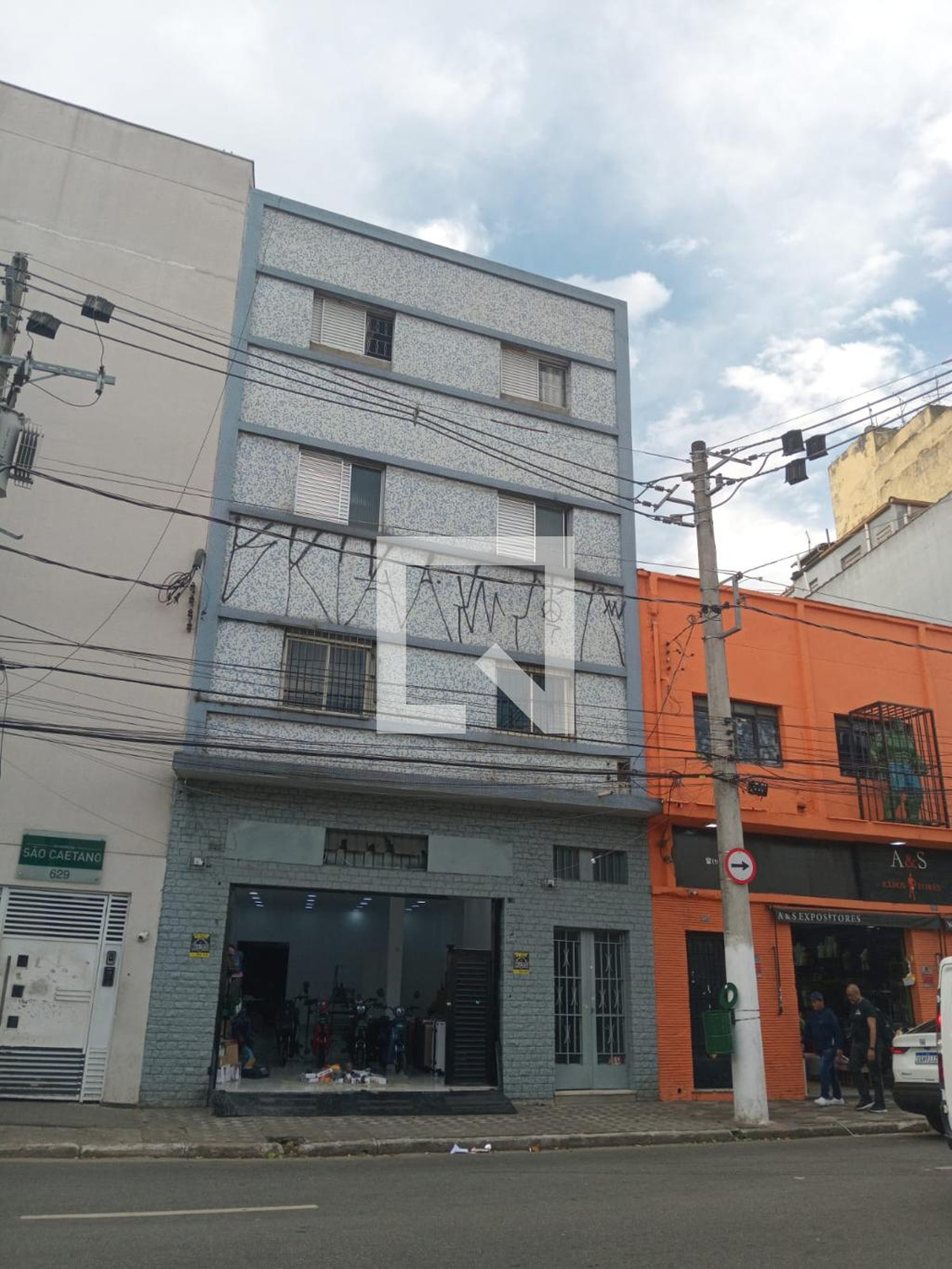 Fachada Condomínio em Rua São Caetano, 649