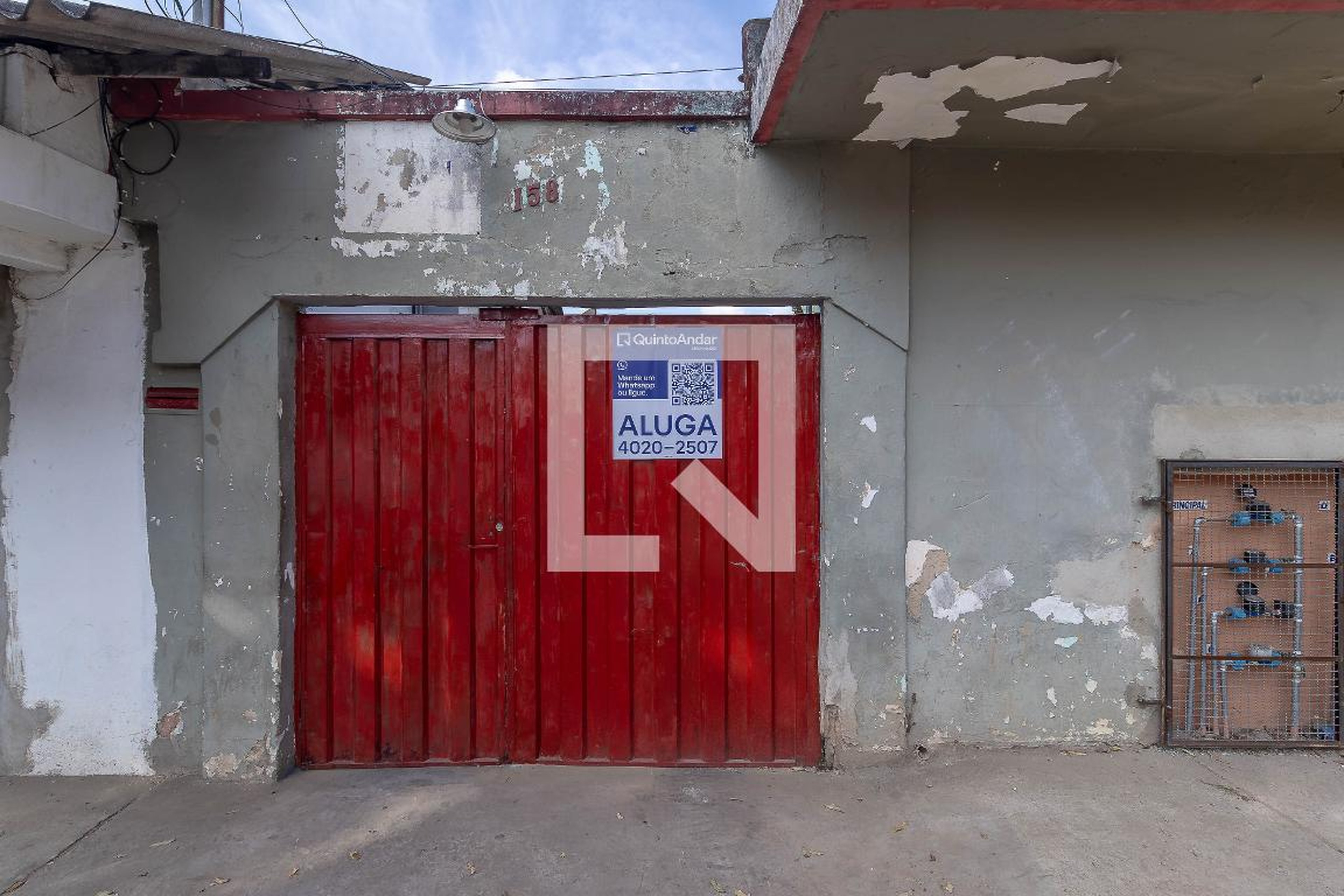 Fachada Condomínio em Rua Heitor Silva, 158