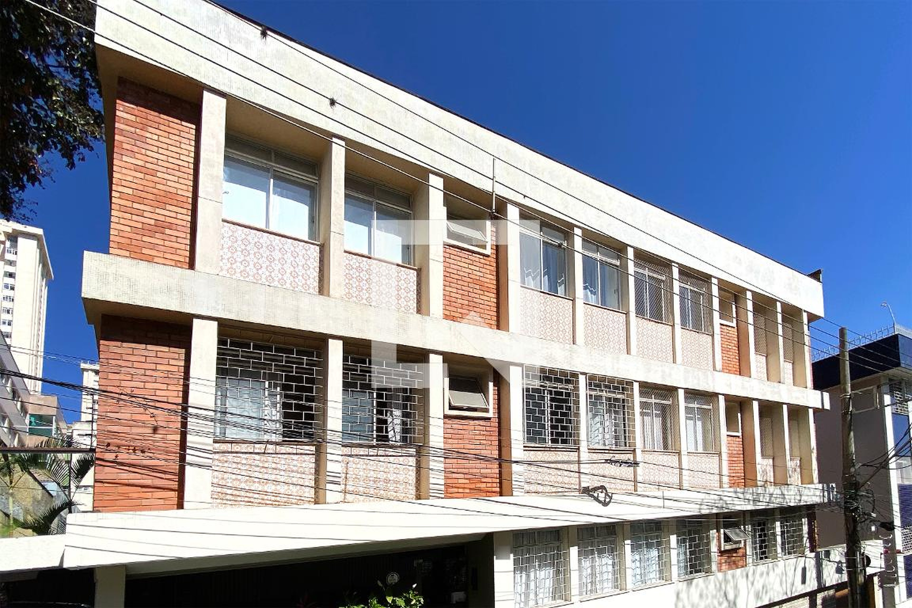 Fachada Condomínio em Rua Vitório Marçola, 846