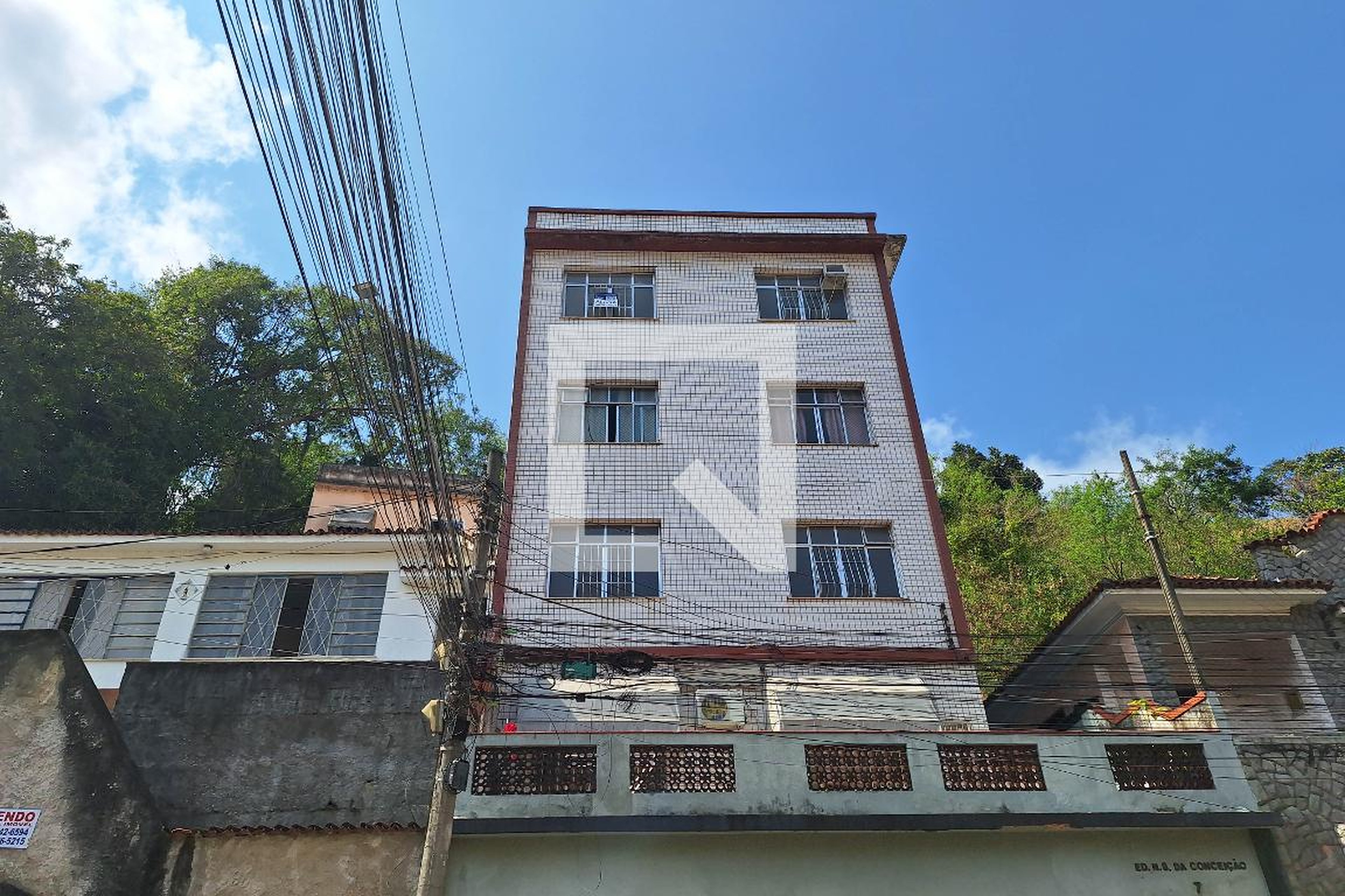 Fachada Condomínio em Rua Quintino José Ferreira, 7
