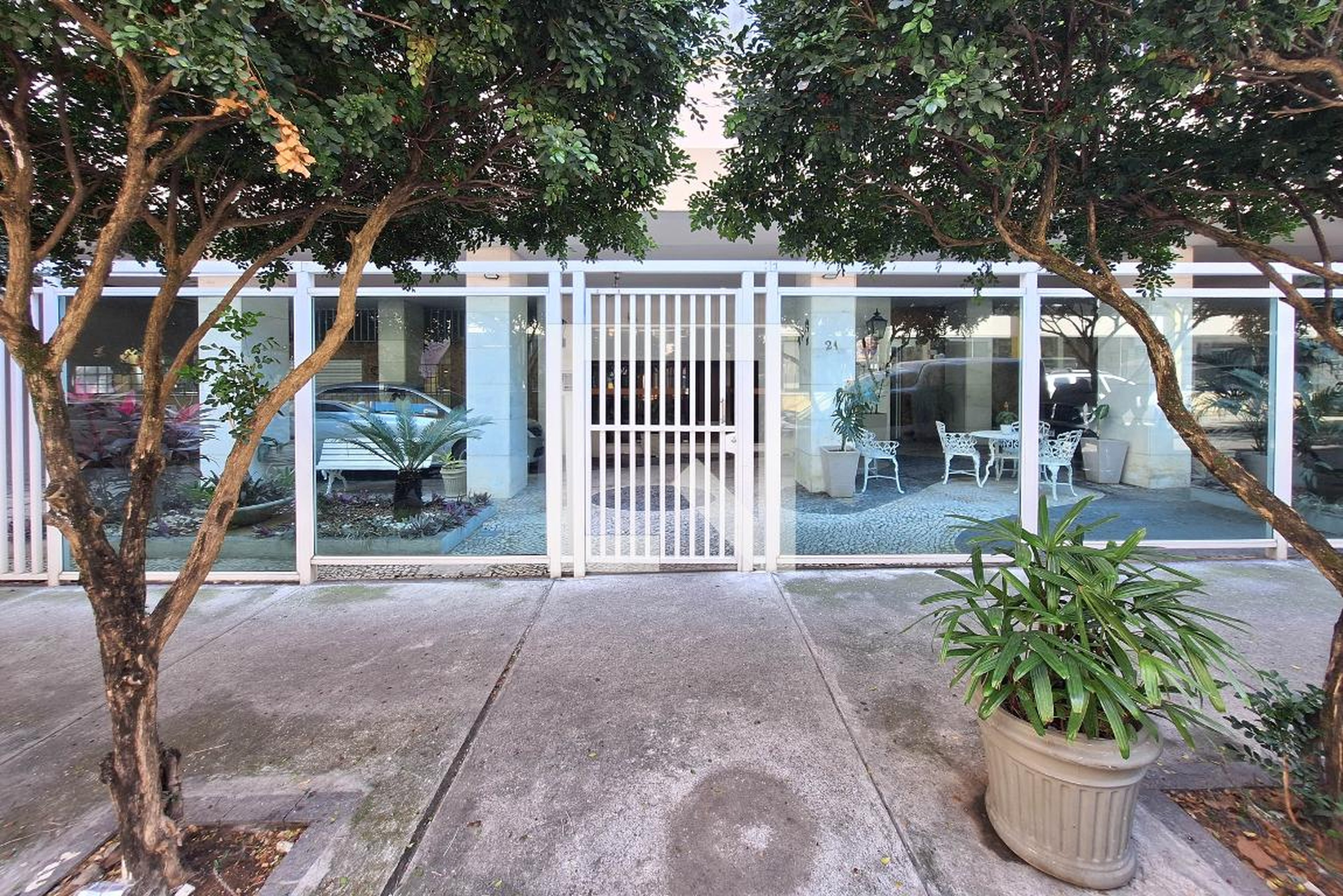 Fachada Condomínio em Rua Engenheiro Guilherme Greenhalgh, 21