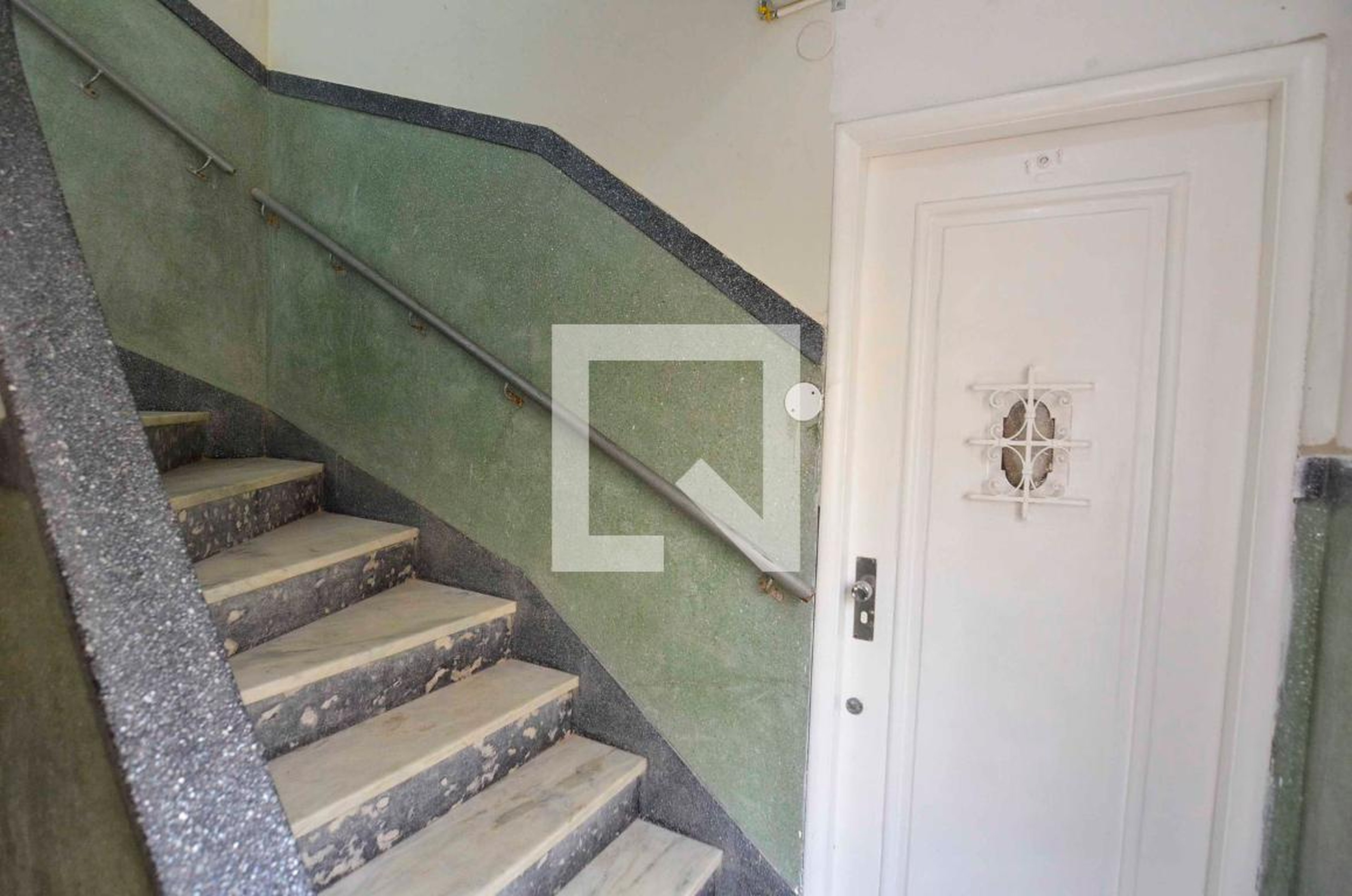 Hall - null