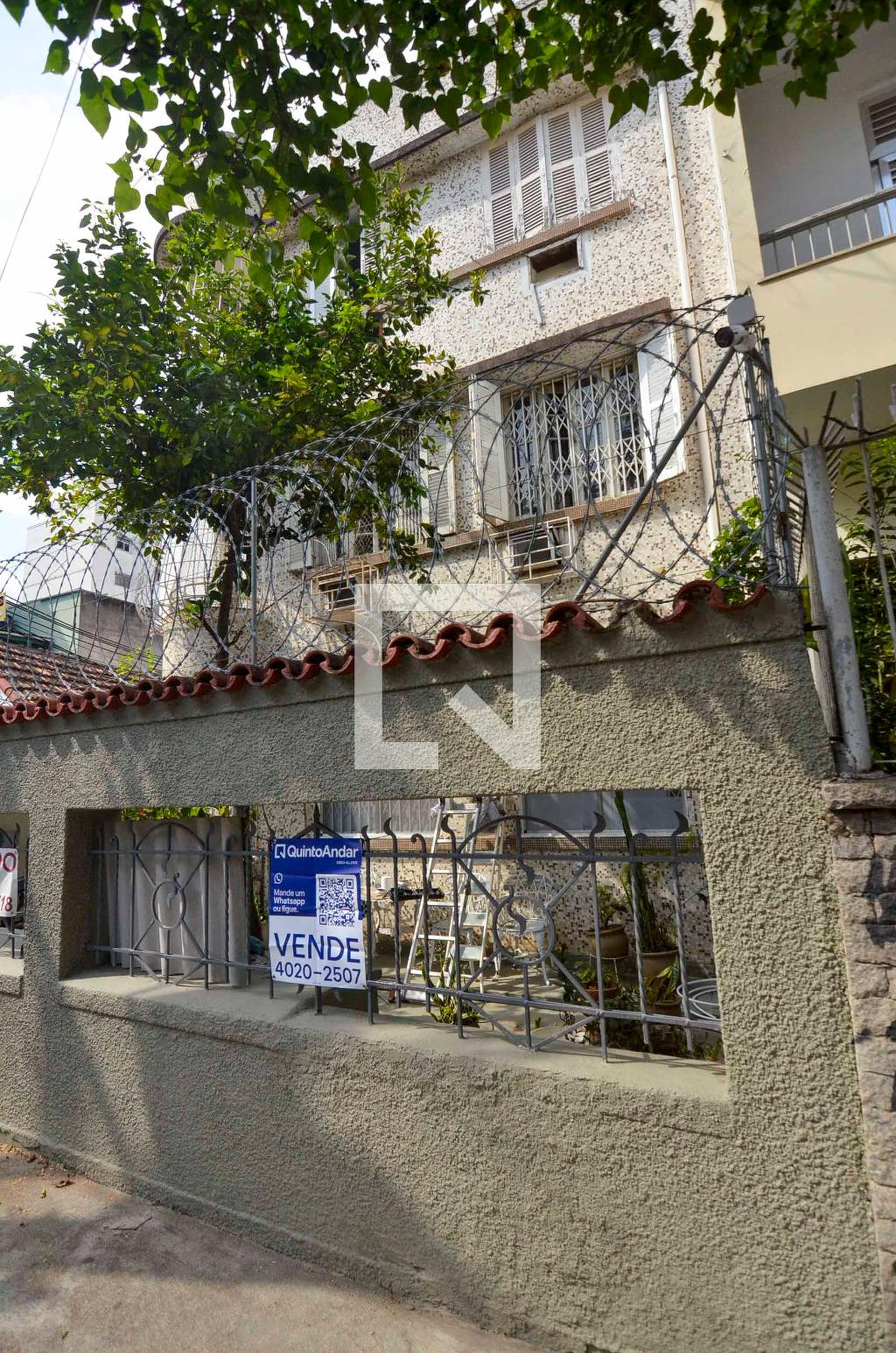 Fachada Condomínio em Rua Ladislau Neto, 60