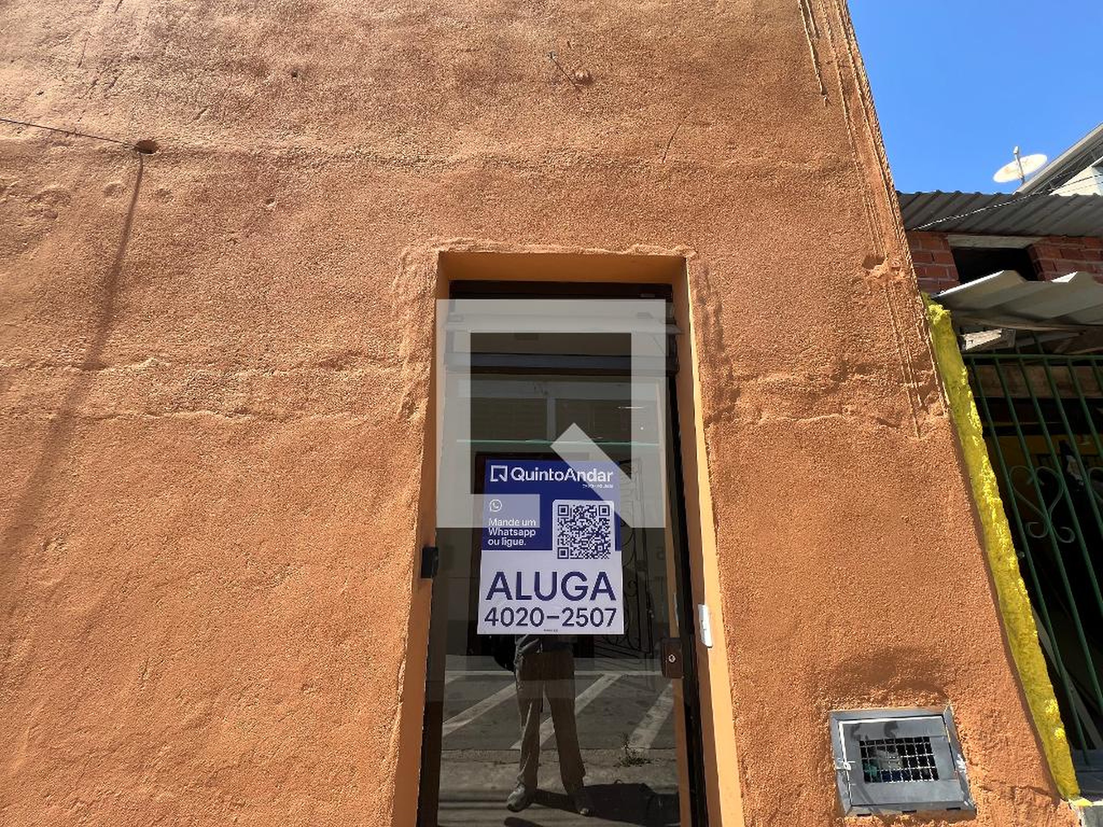Fachada Condomínio em Rua Doutor José Eutrópio, 451