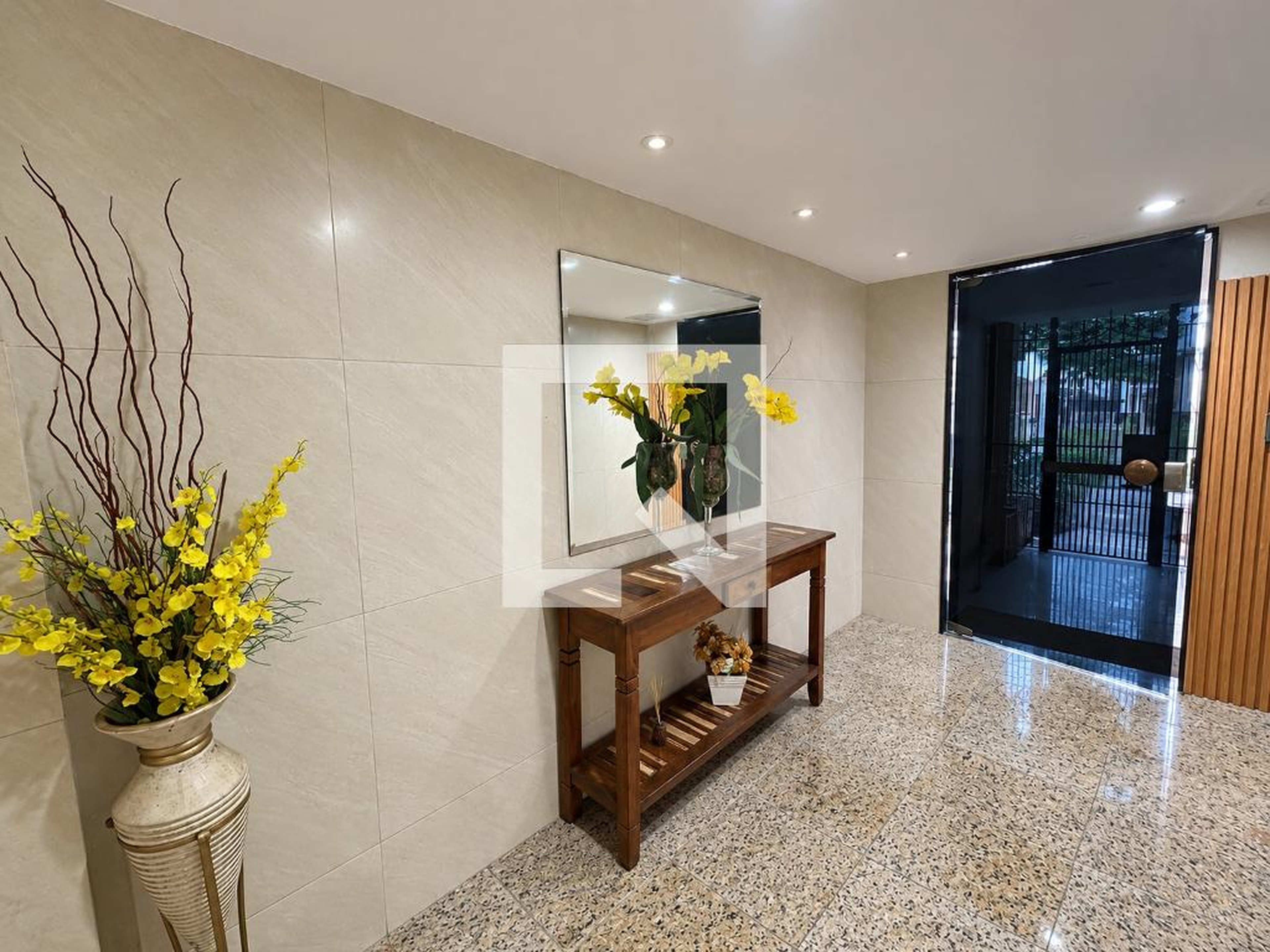 Hall de entrada Condomínio em Travessa dos Cardosos, 45