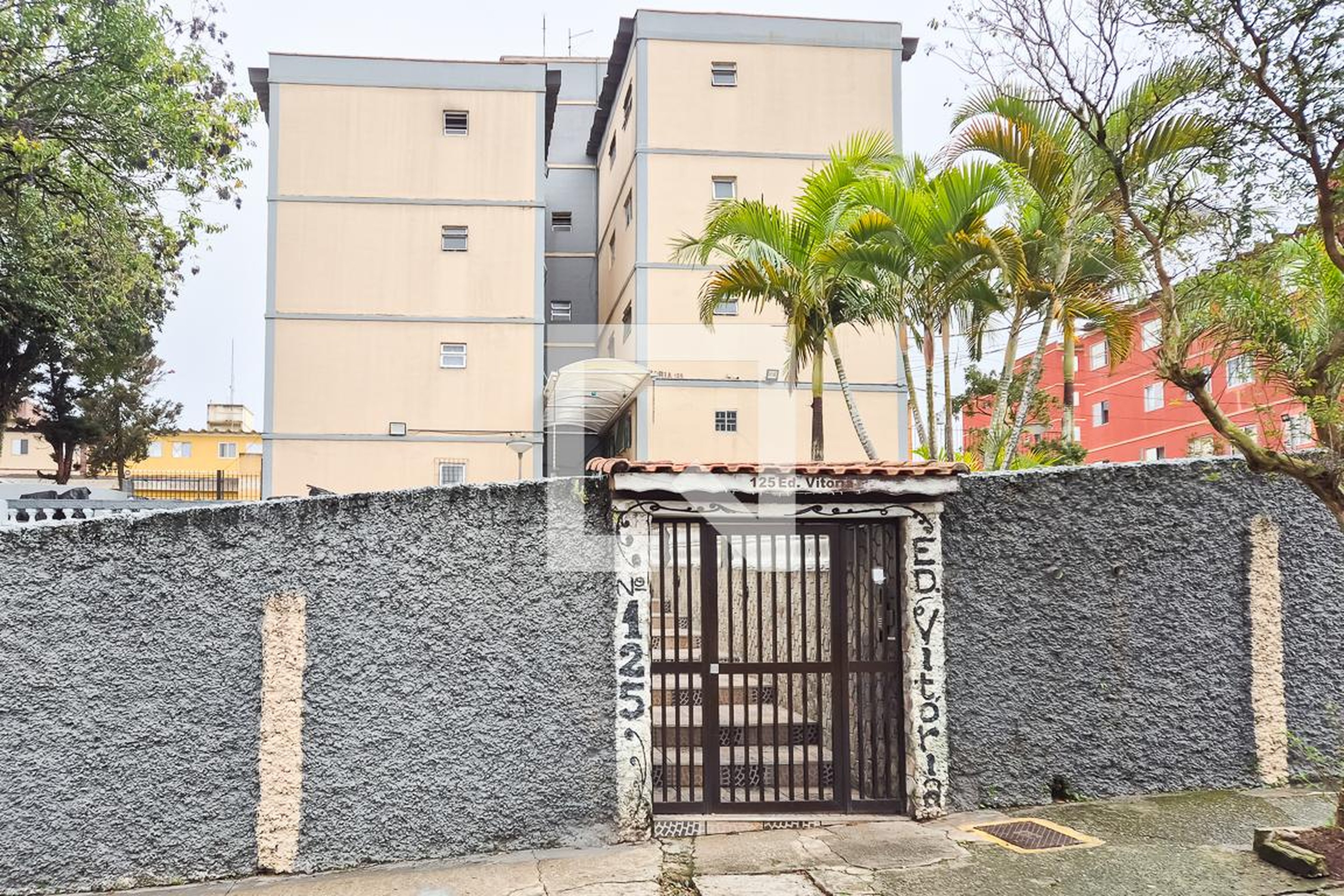 Fachada do Prédio Condomínio em Rua Filomena Cassilhas, 125