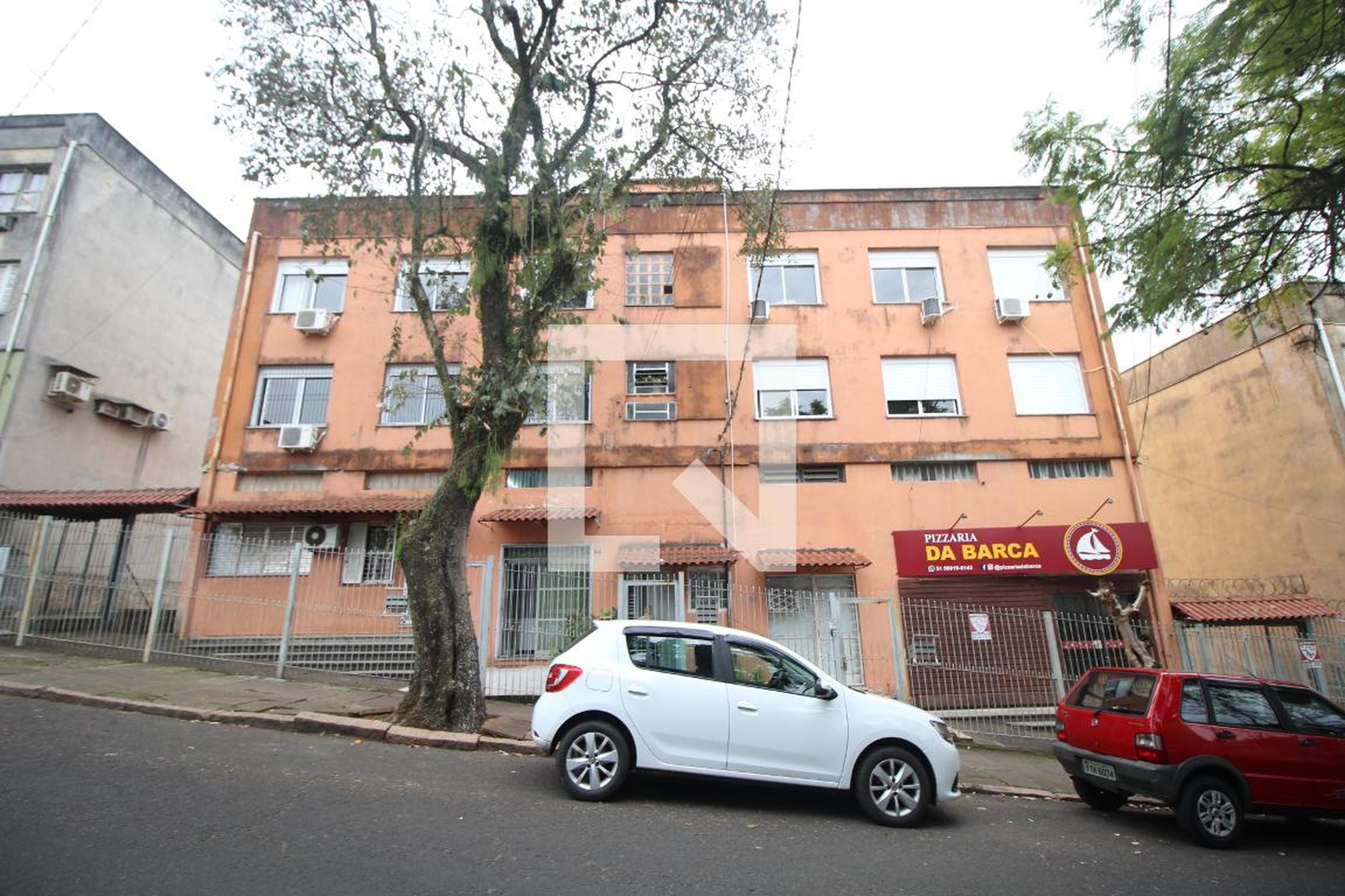 Fachada Condomínio em Rua Dom Jaime de Barros Câmara, 74
