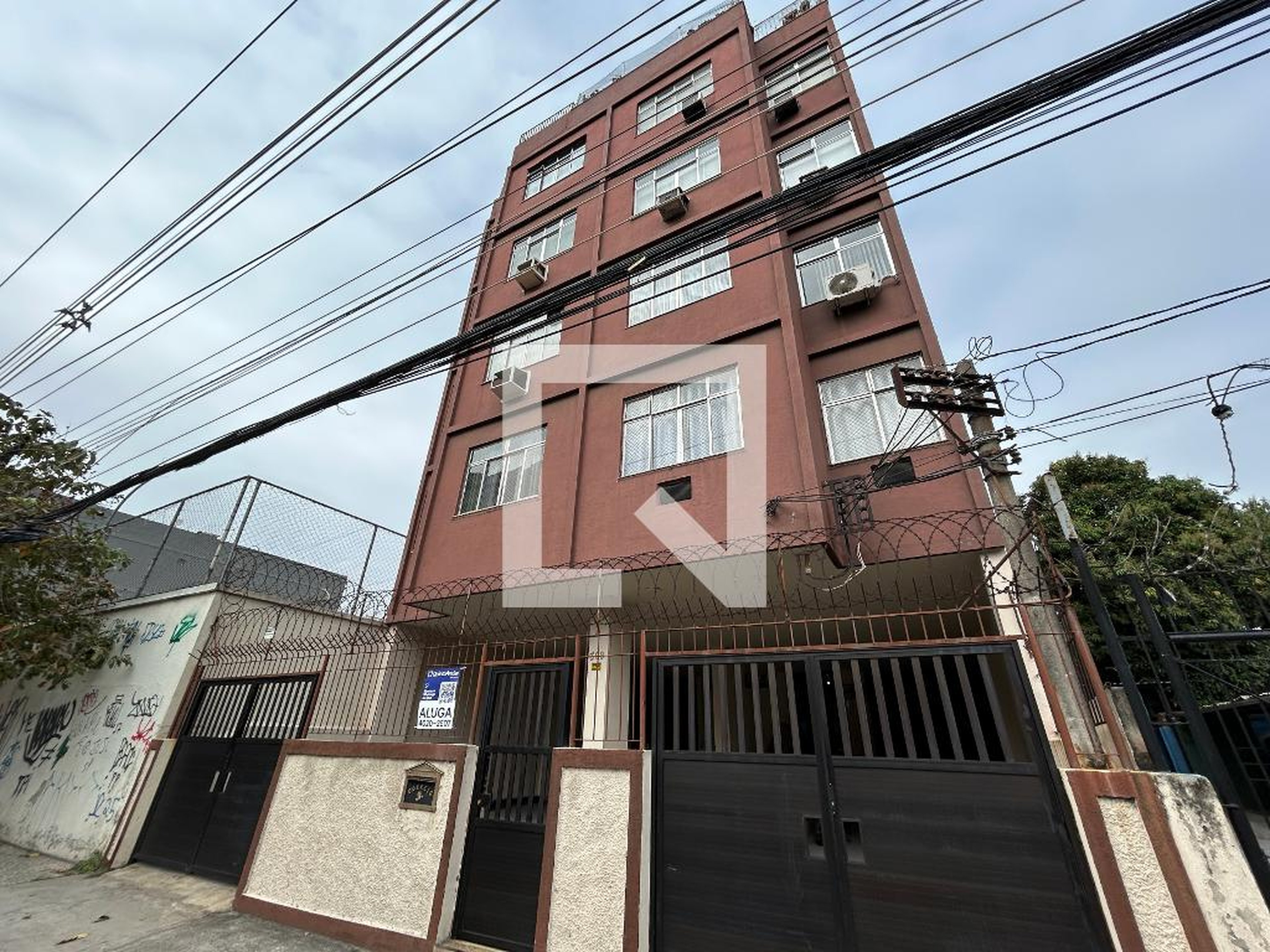 Fachada Condomínio em Rua Maria Lopes, 309