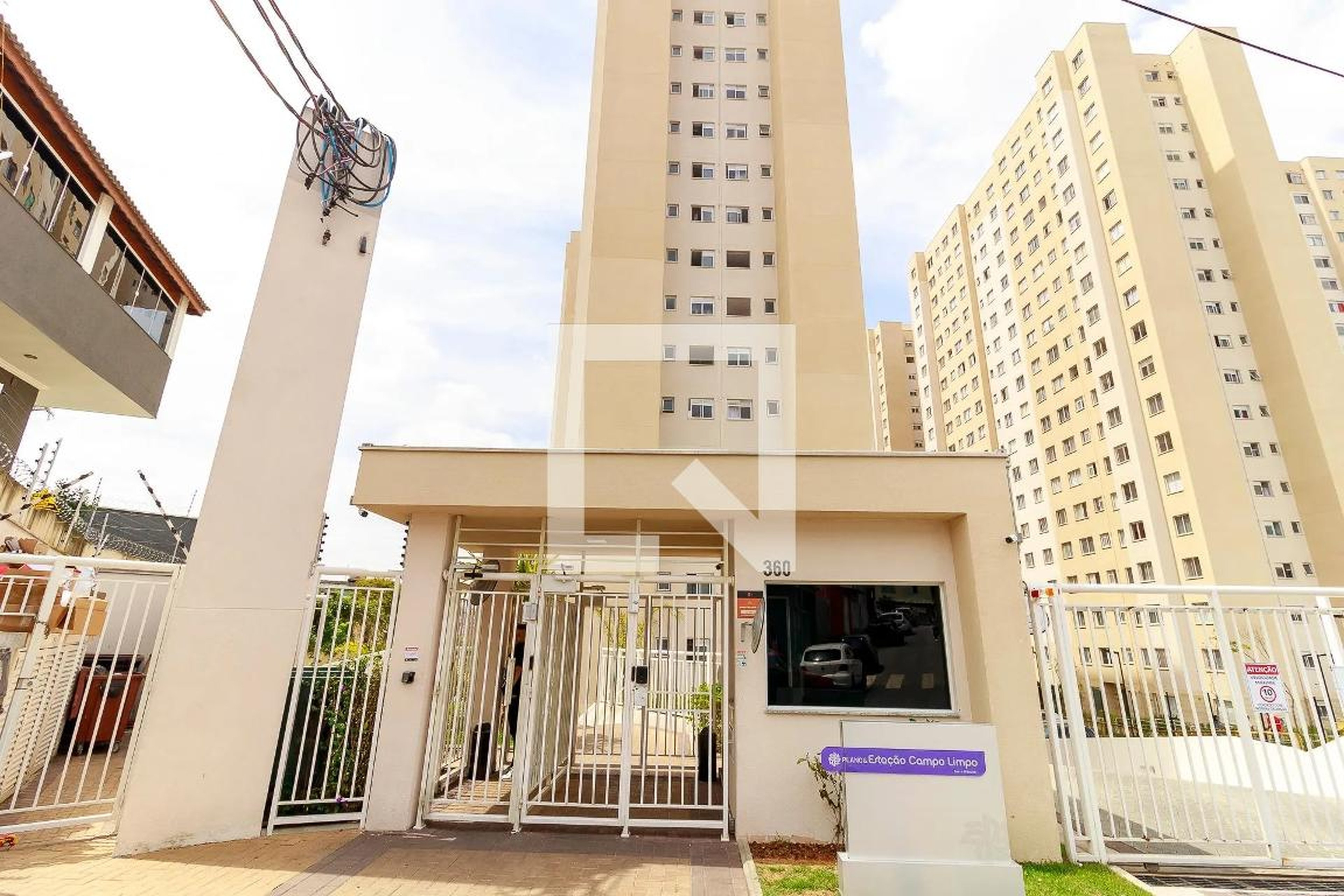 Fachada do Prédio Condomínio Plano Estação Campo Limpo I