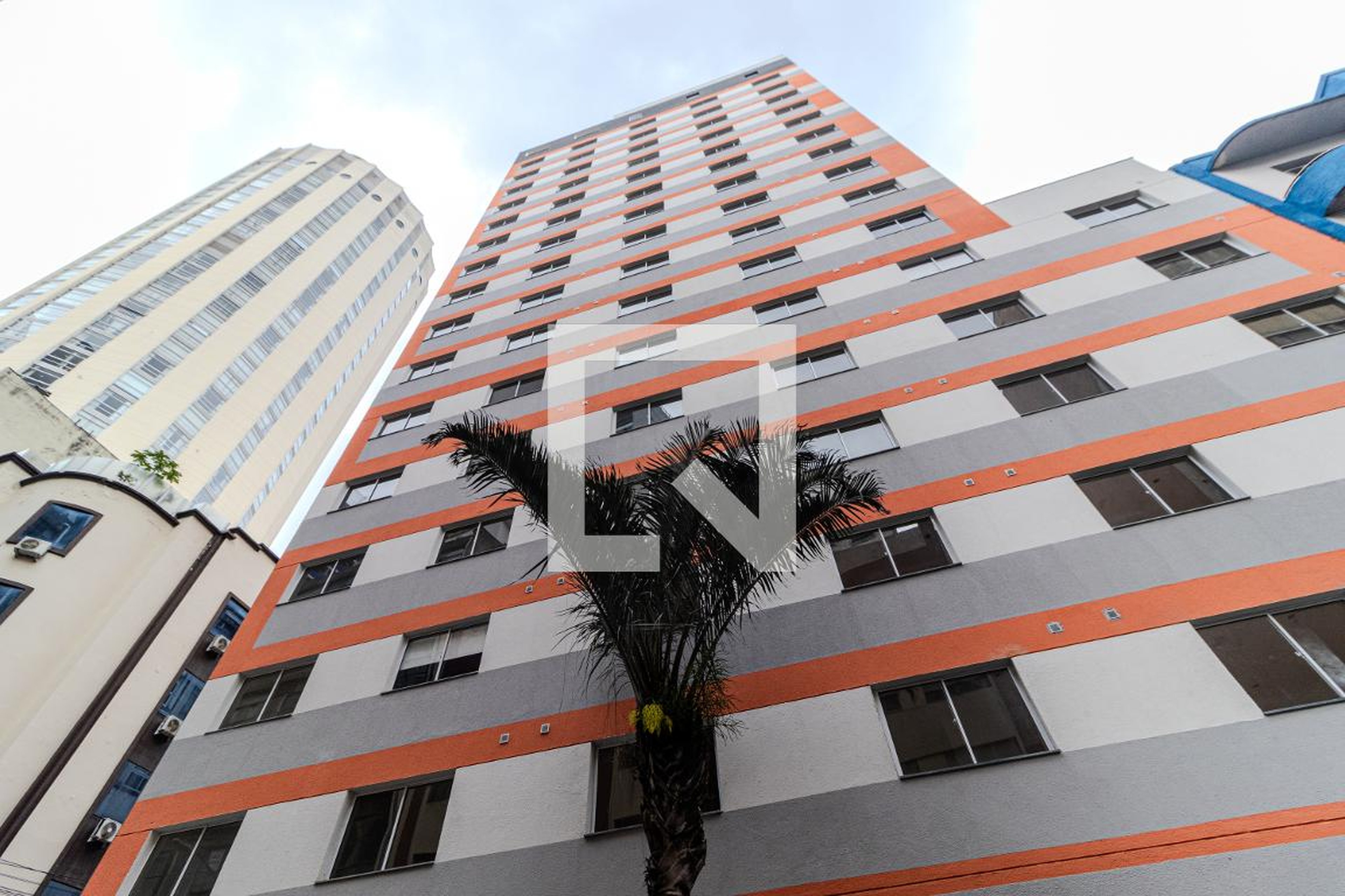 Fachada Condomínio Metrocasa República