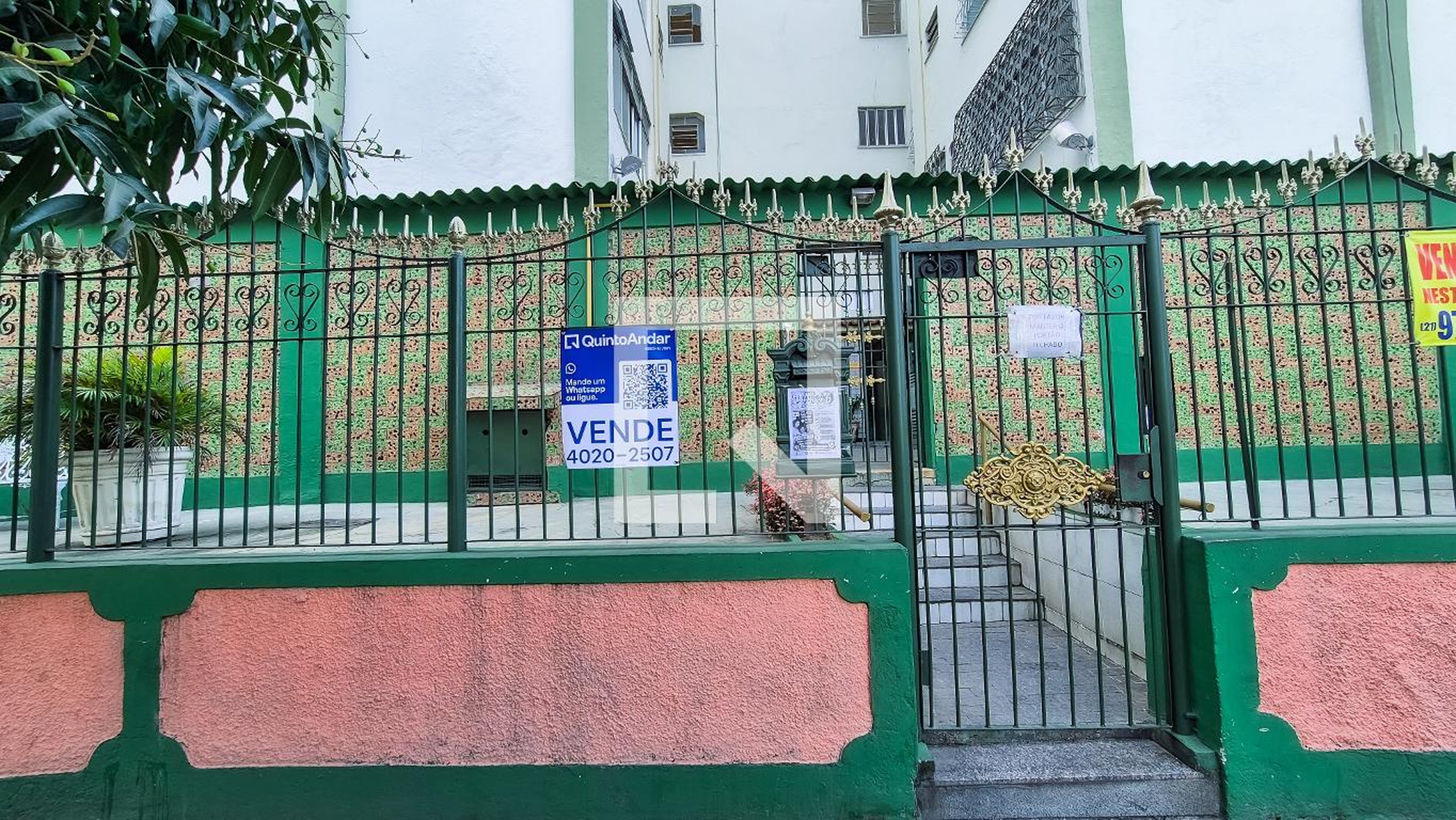 Fachada Condomínio em Rua Pedro Jório, 410