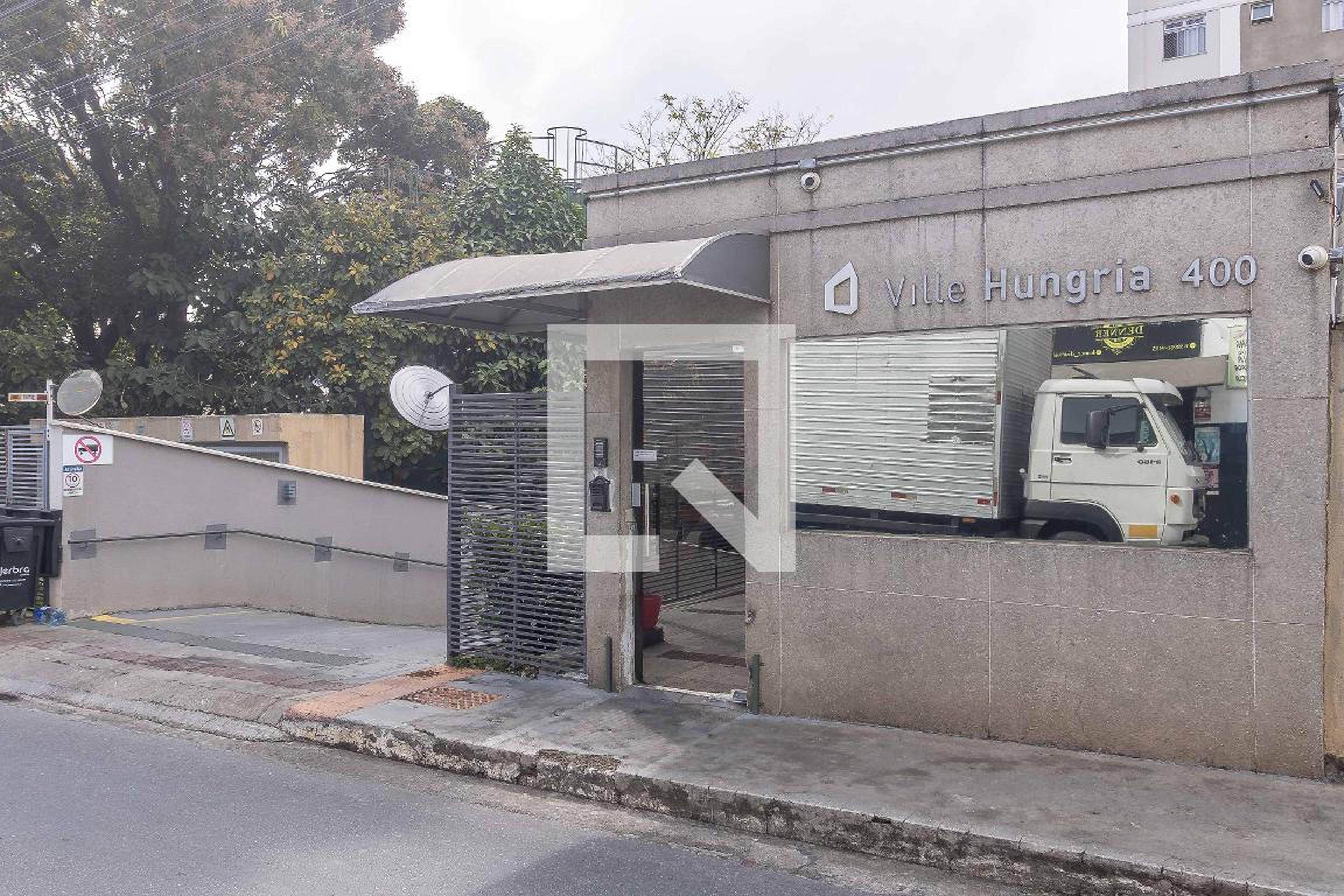 Fachada Condomínio Ville Hungria